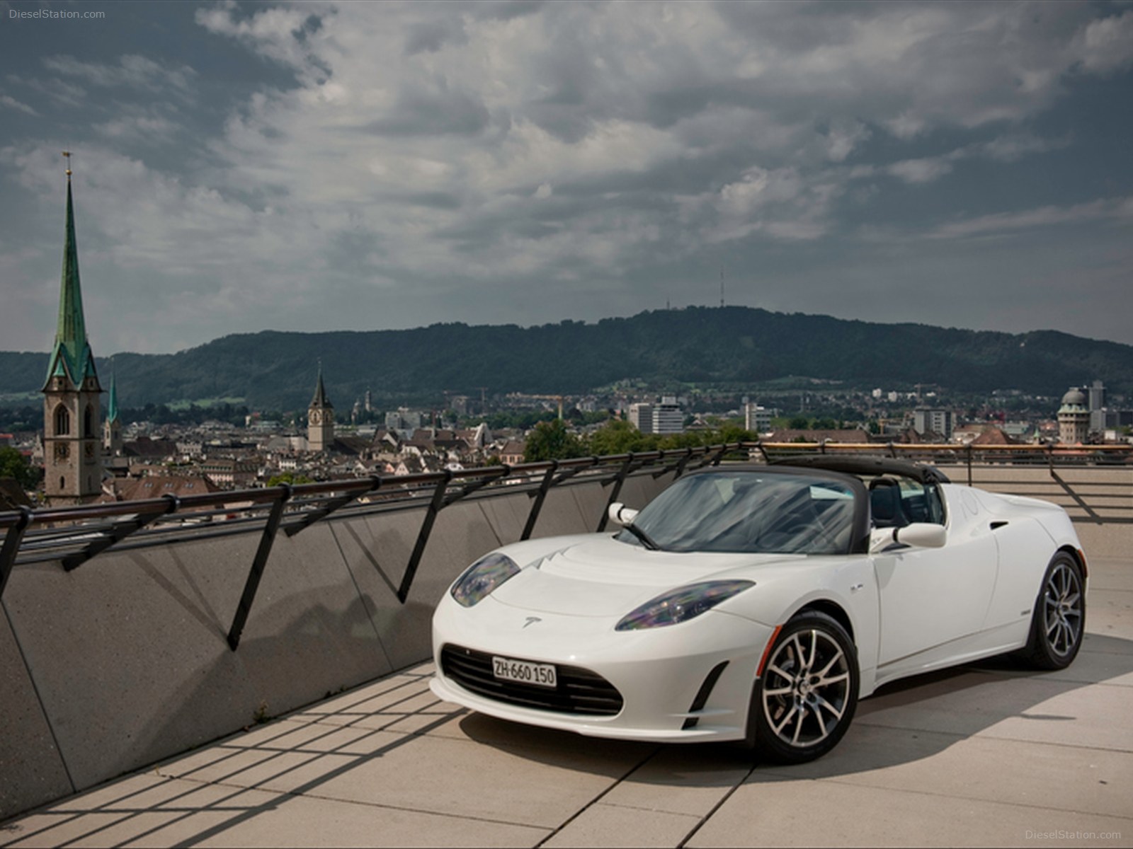 Tesla Roadster 2012