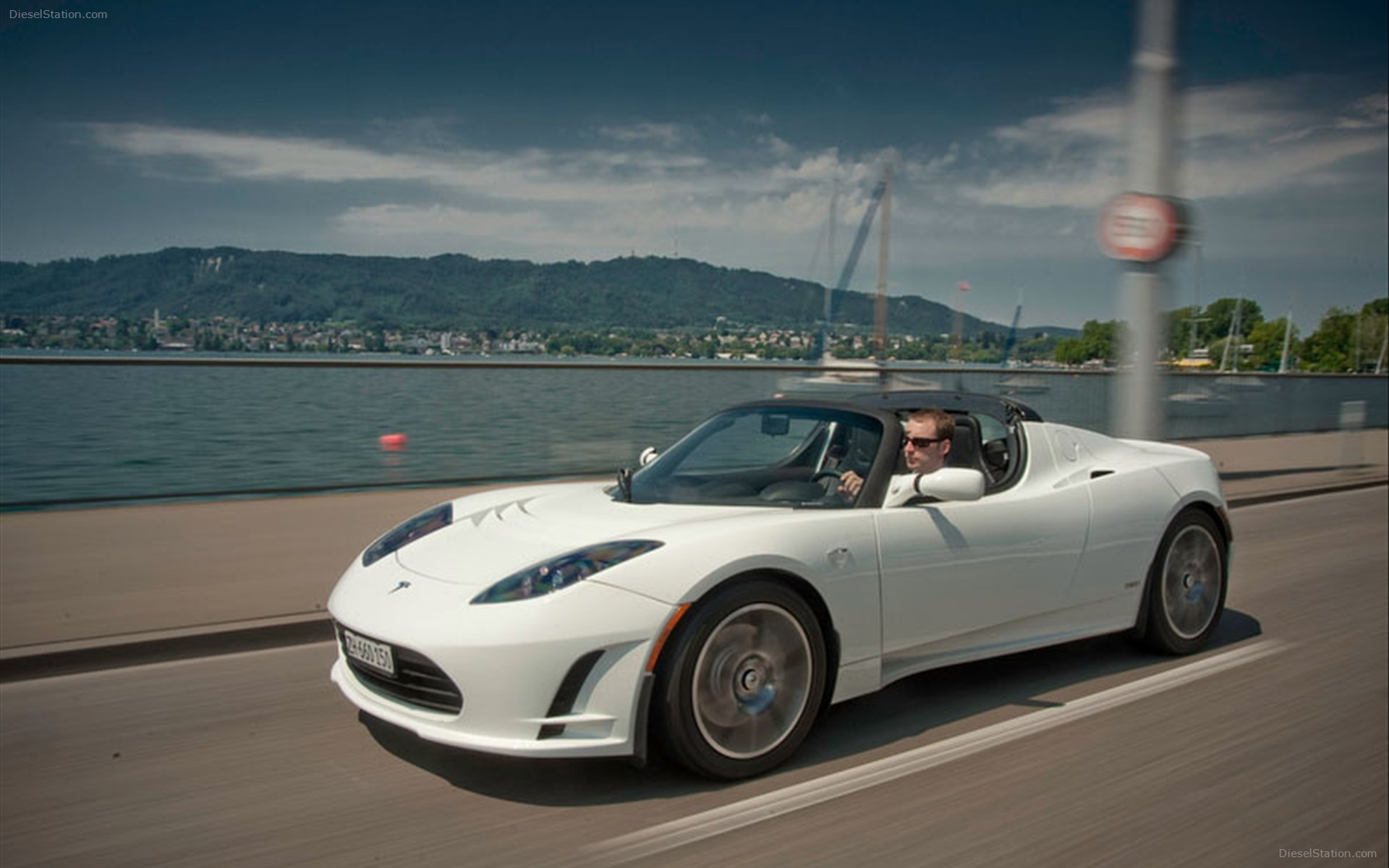 Tesla Roadster 2012
