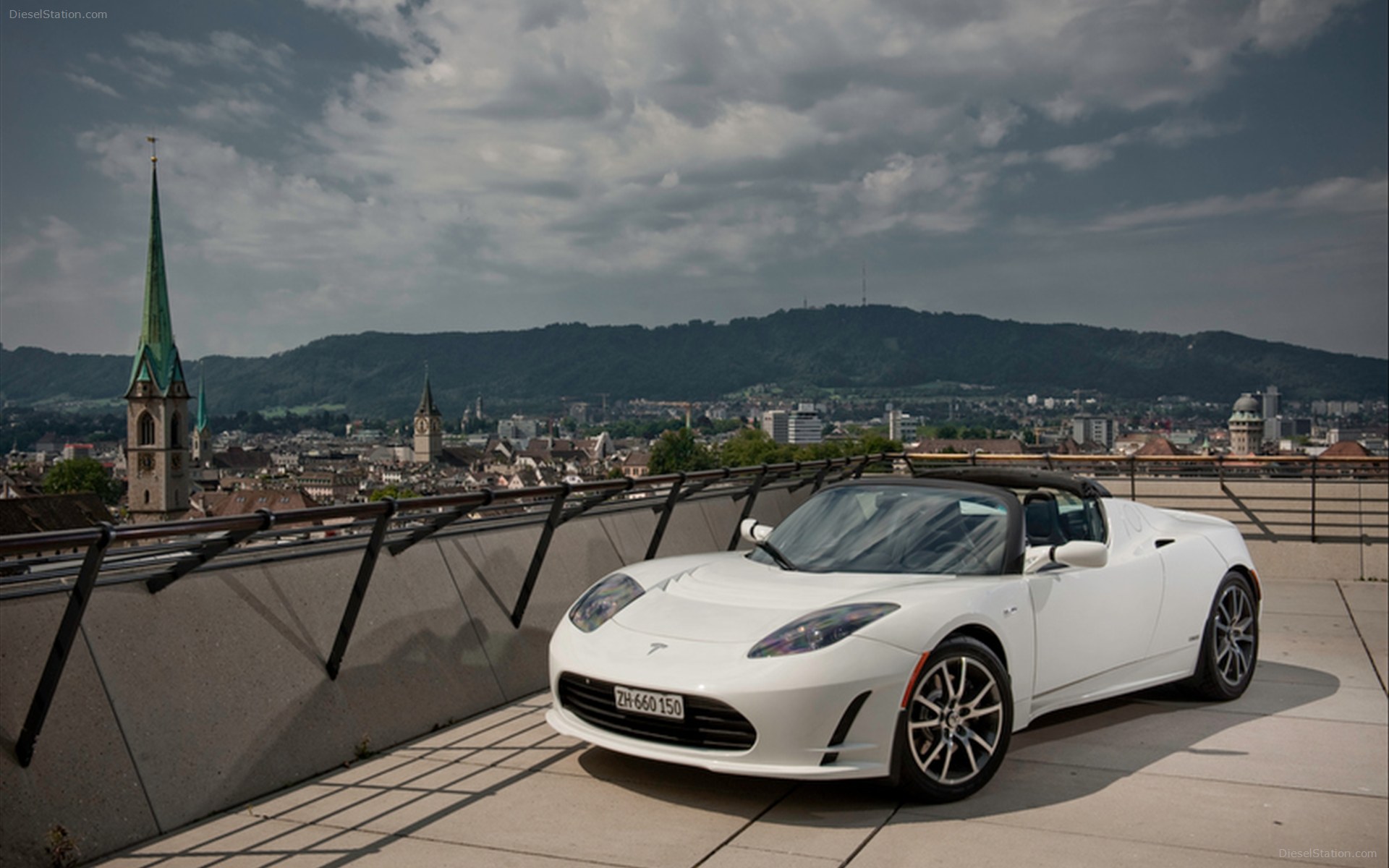Tesla Roadster 2012