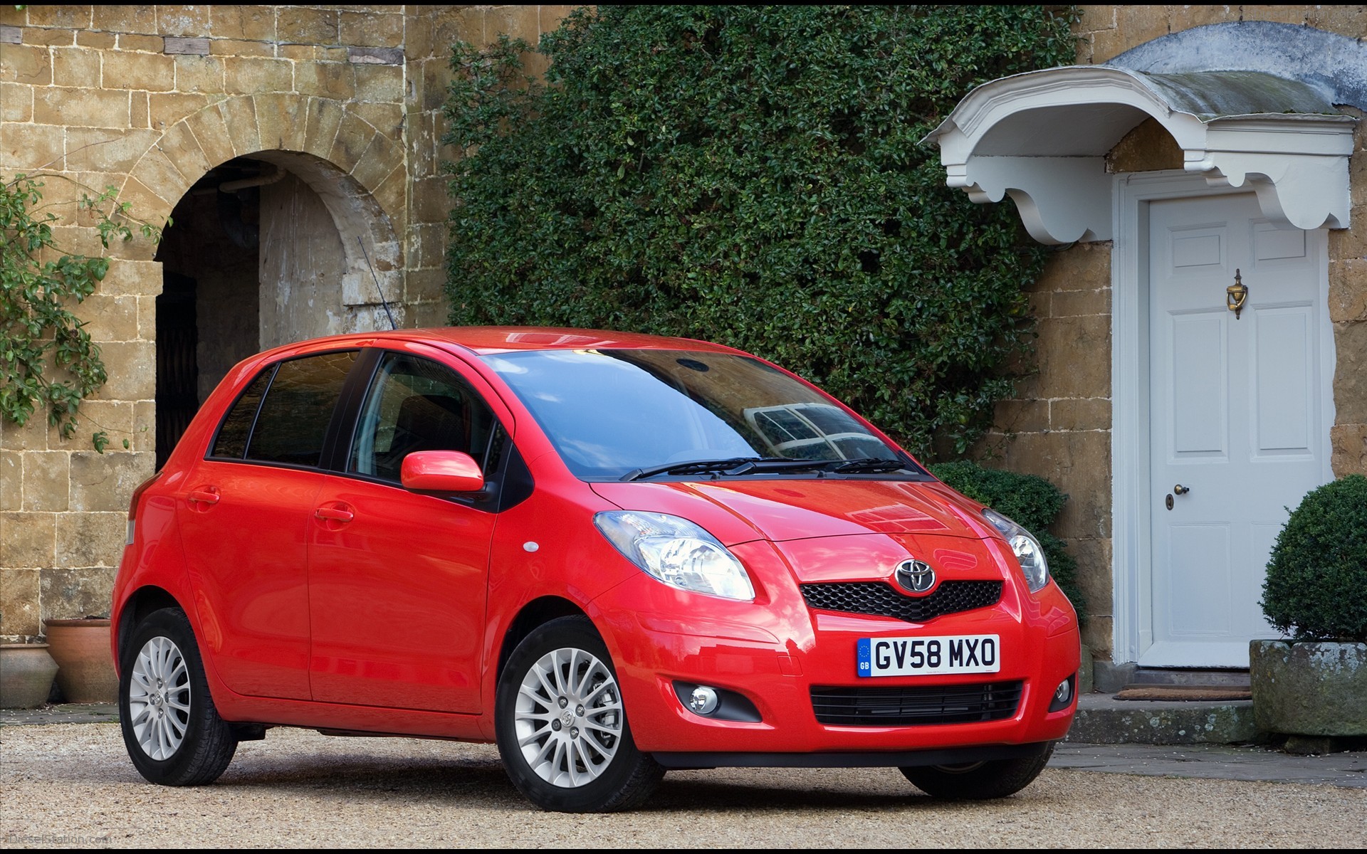 2009 TOYOTA YARIS