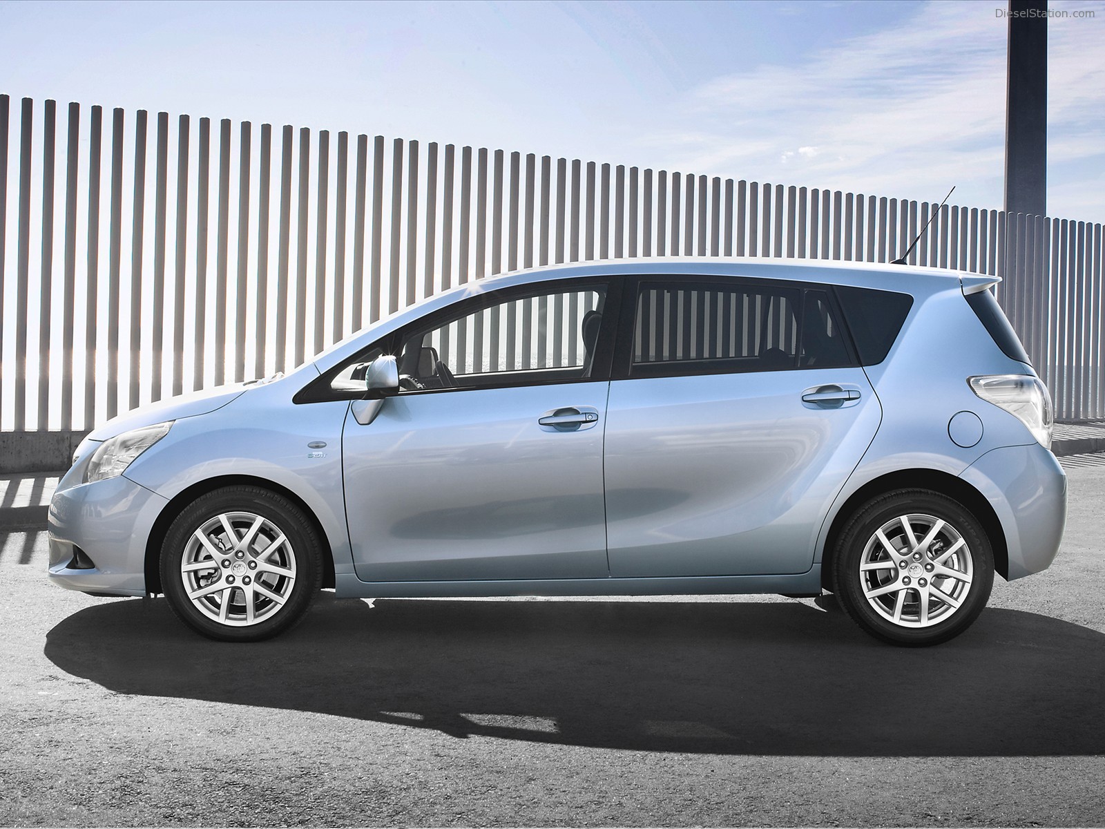 2010-Toyota Verso