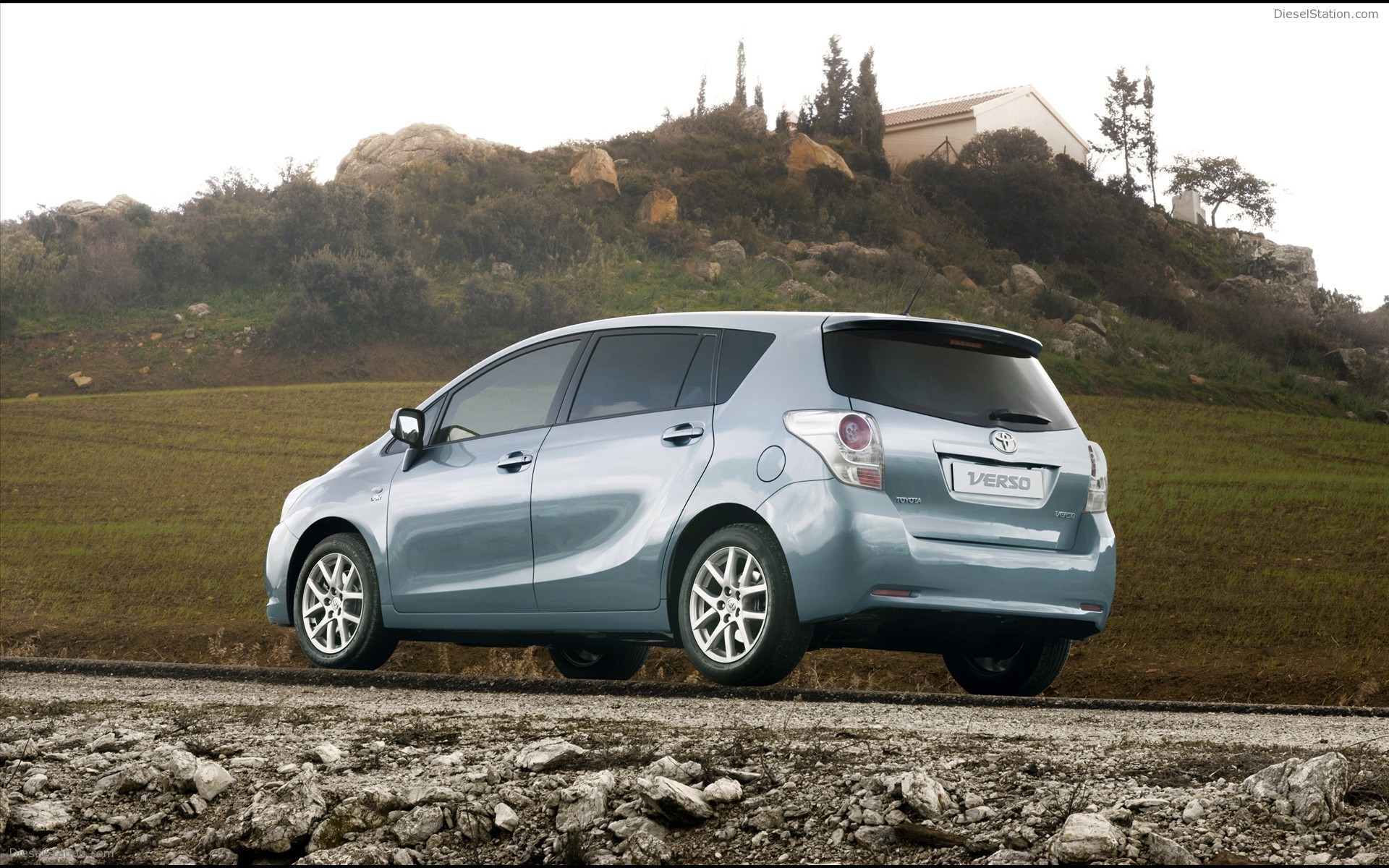 2010-Toyota Verso