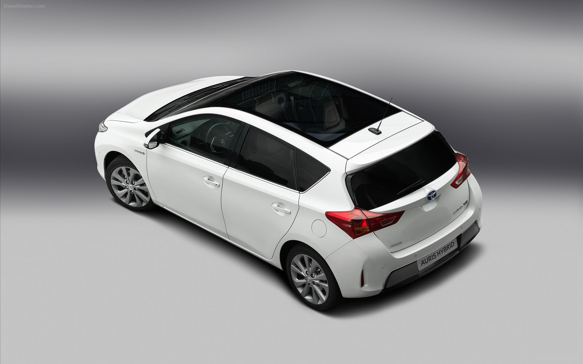 Toyota Auris Hybrid 2013