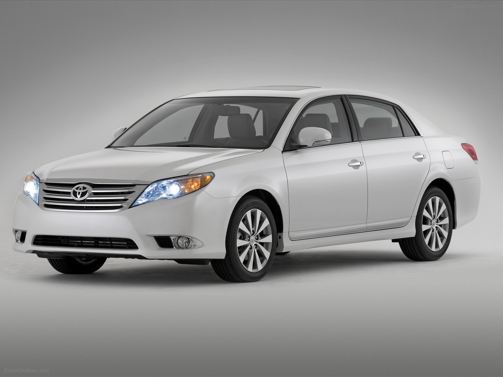 Toyota Avalon 2011