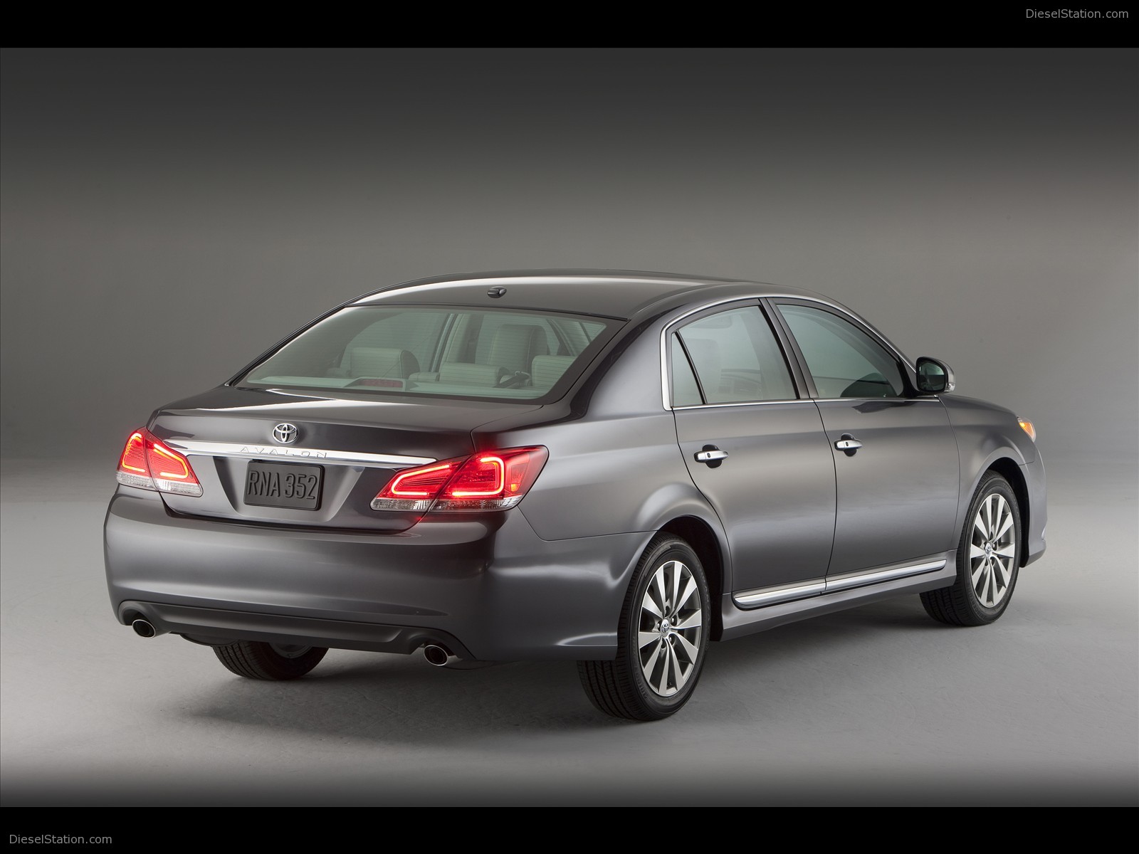 Toyota Avalon 2011