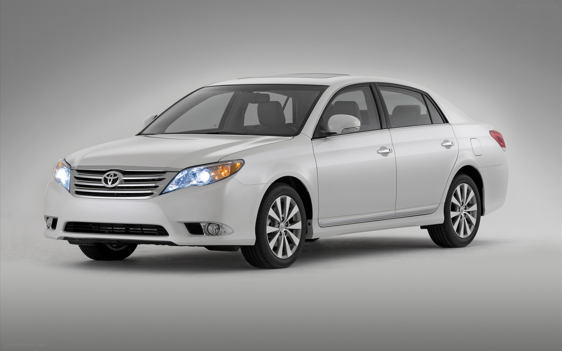 Toyota Avalon 2011