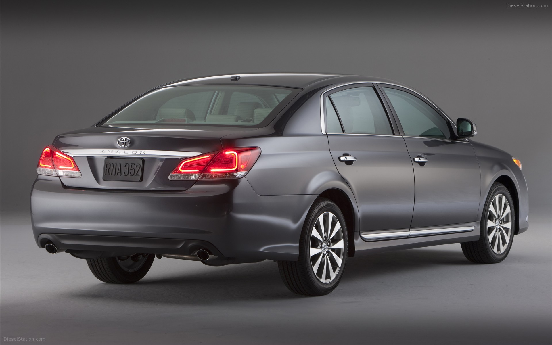 Toyota Avalon 2011