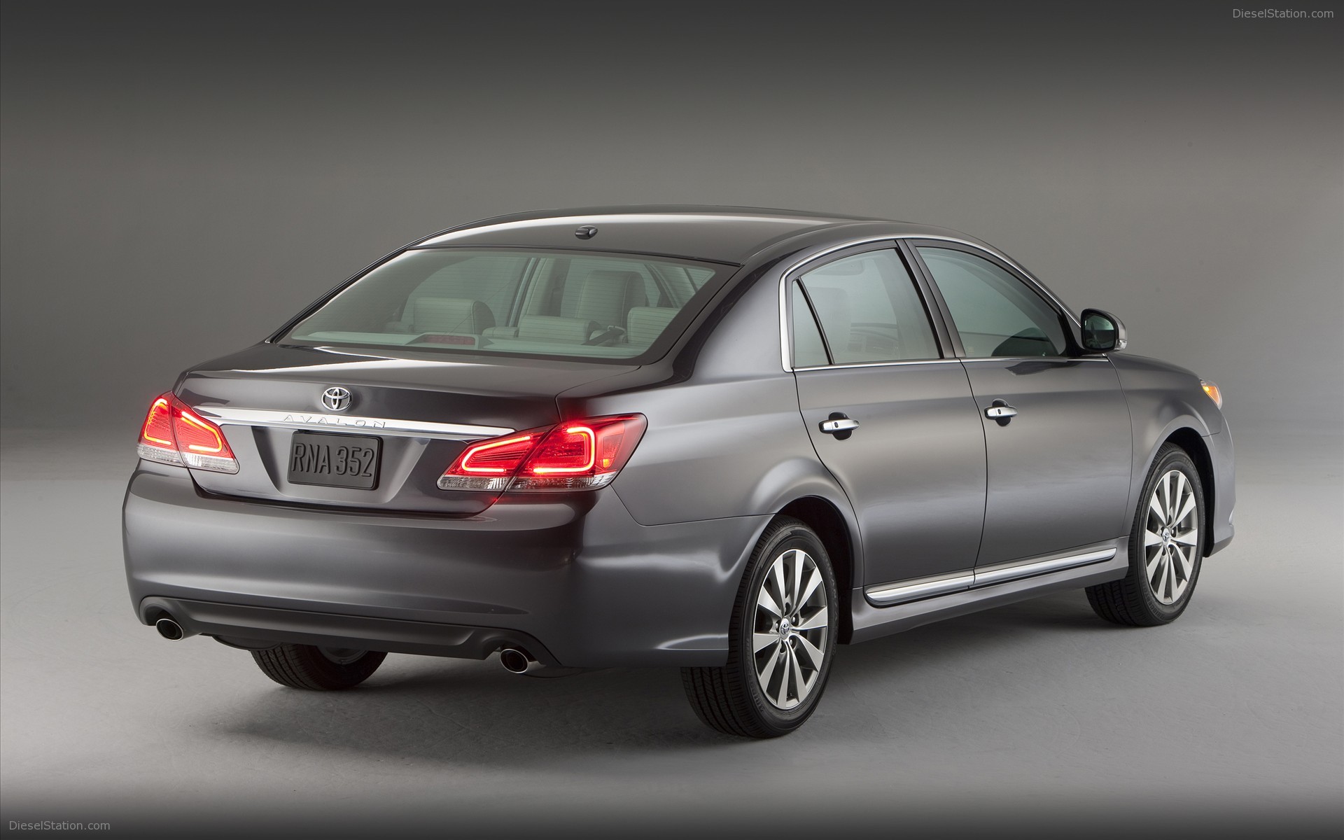 Toyota Avalon 2011