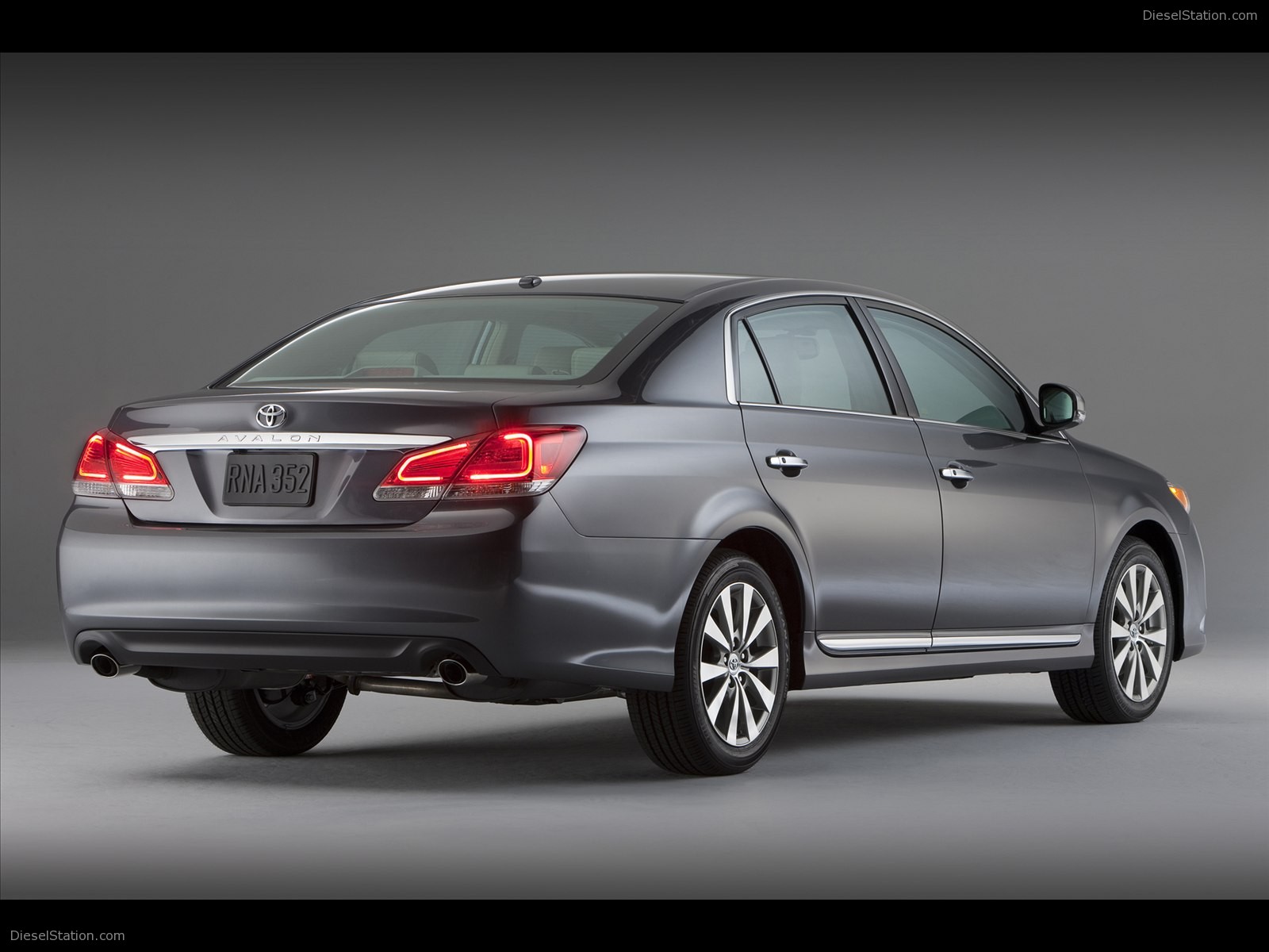 Toyota Avalon 2012