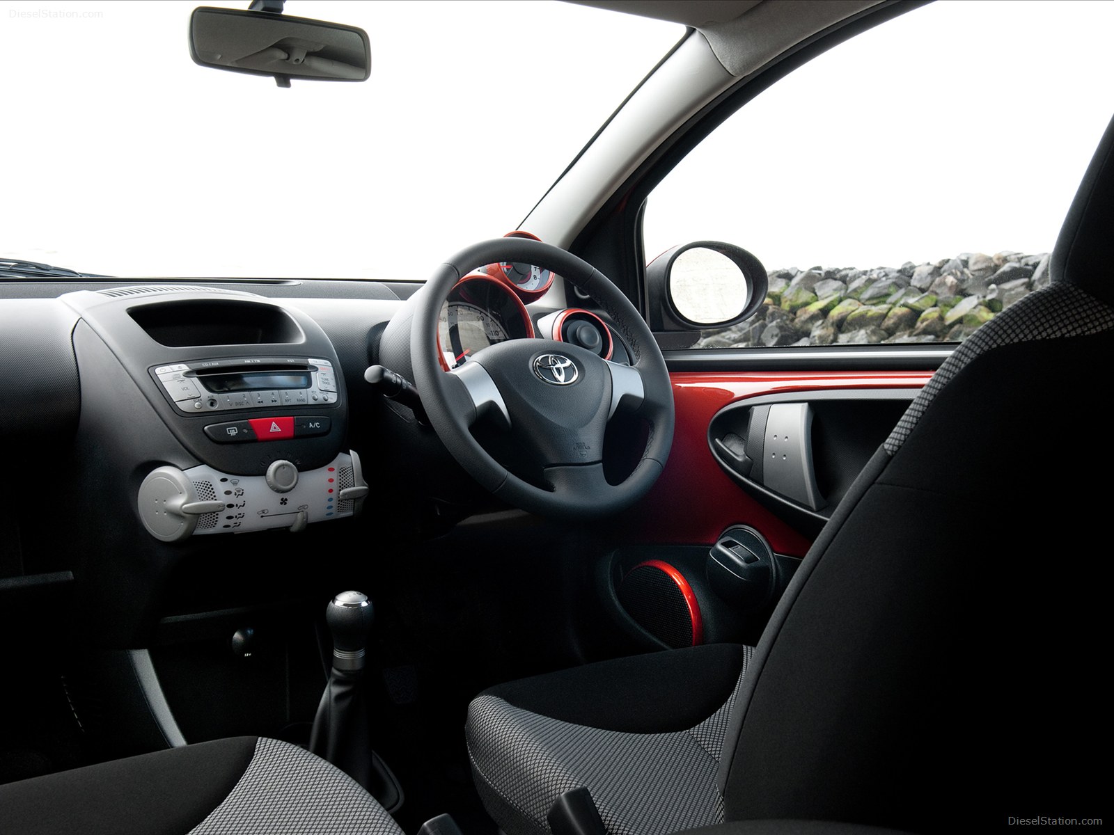 Toyota Aygo Fire 2012