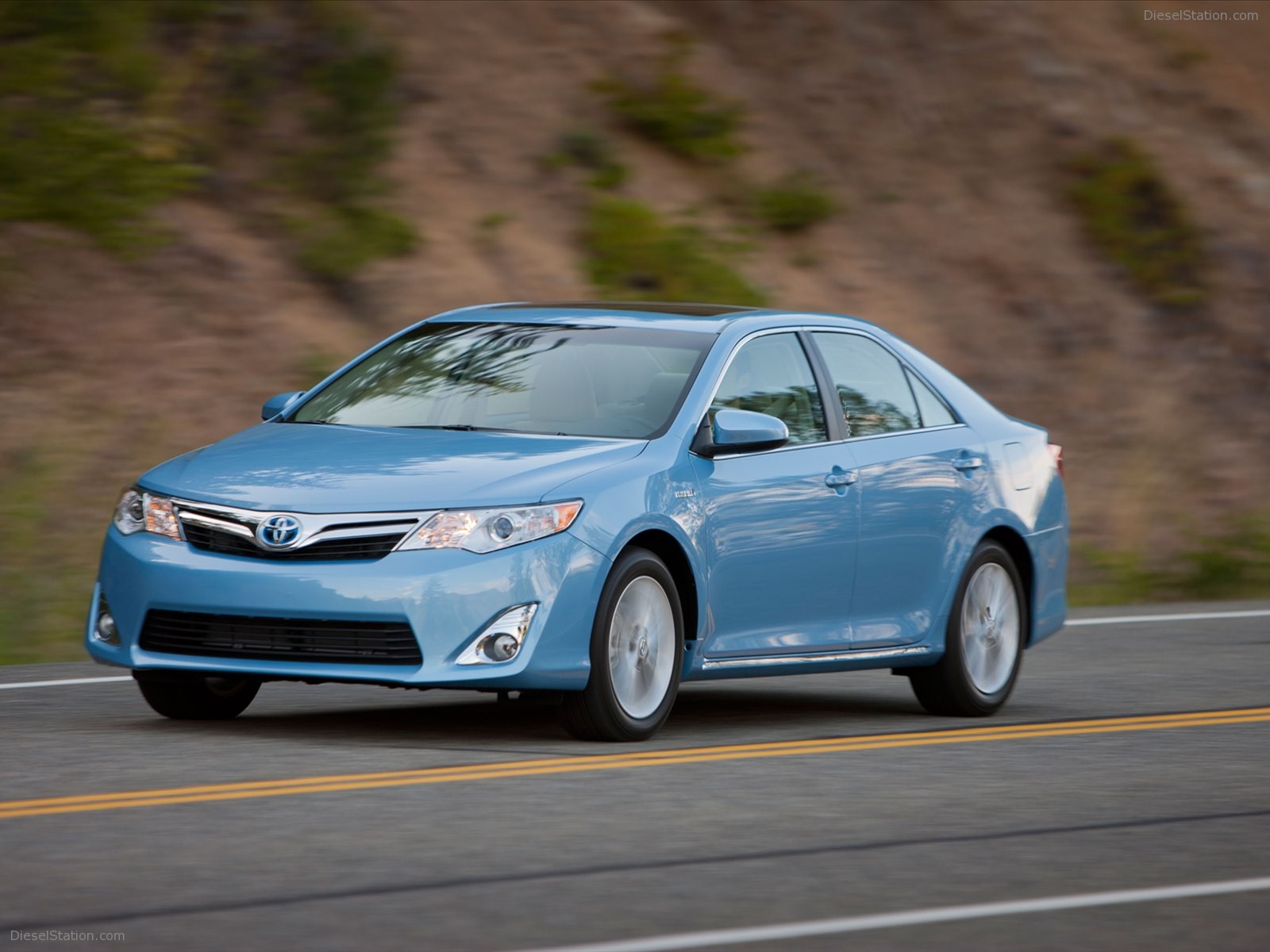 Toyota Camry Hybrid 2012