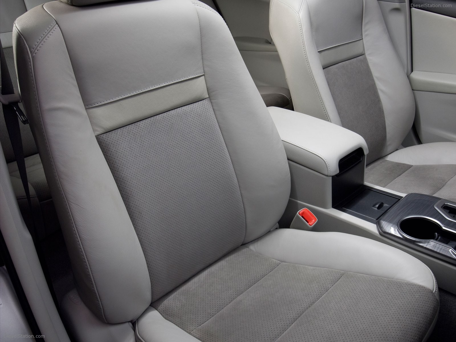 Toyota Camry Hybrid 2012