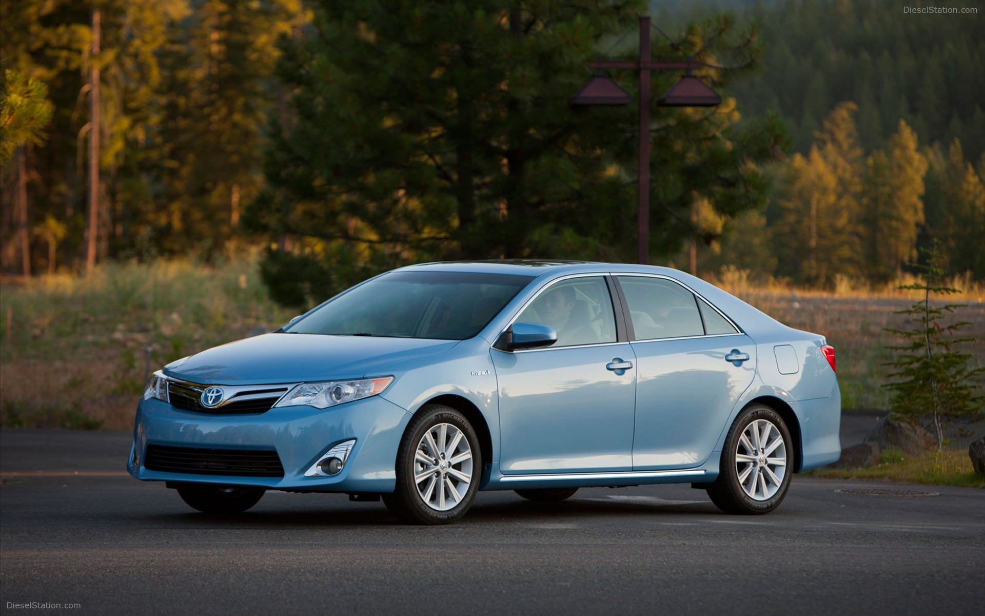 Toyota Camry Hybrid 2012