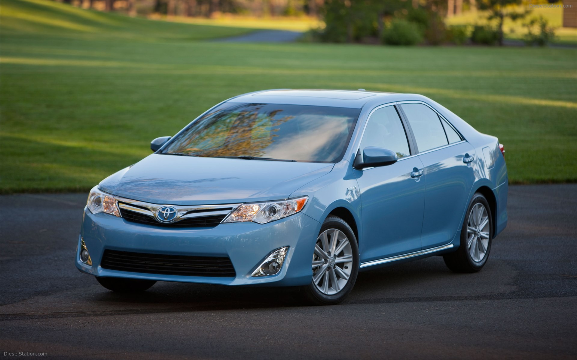 Toyota Camry Hybrid 2012