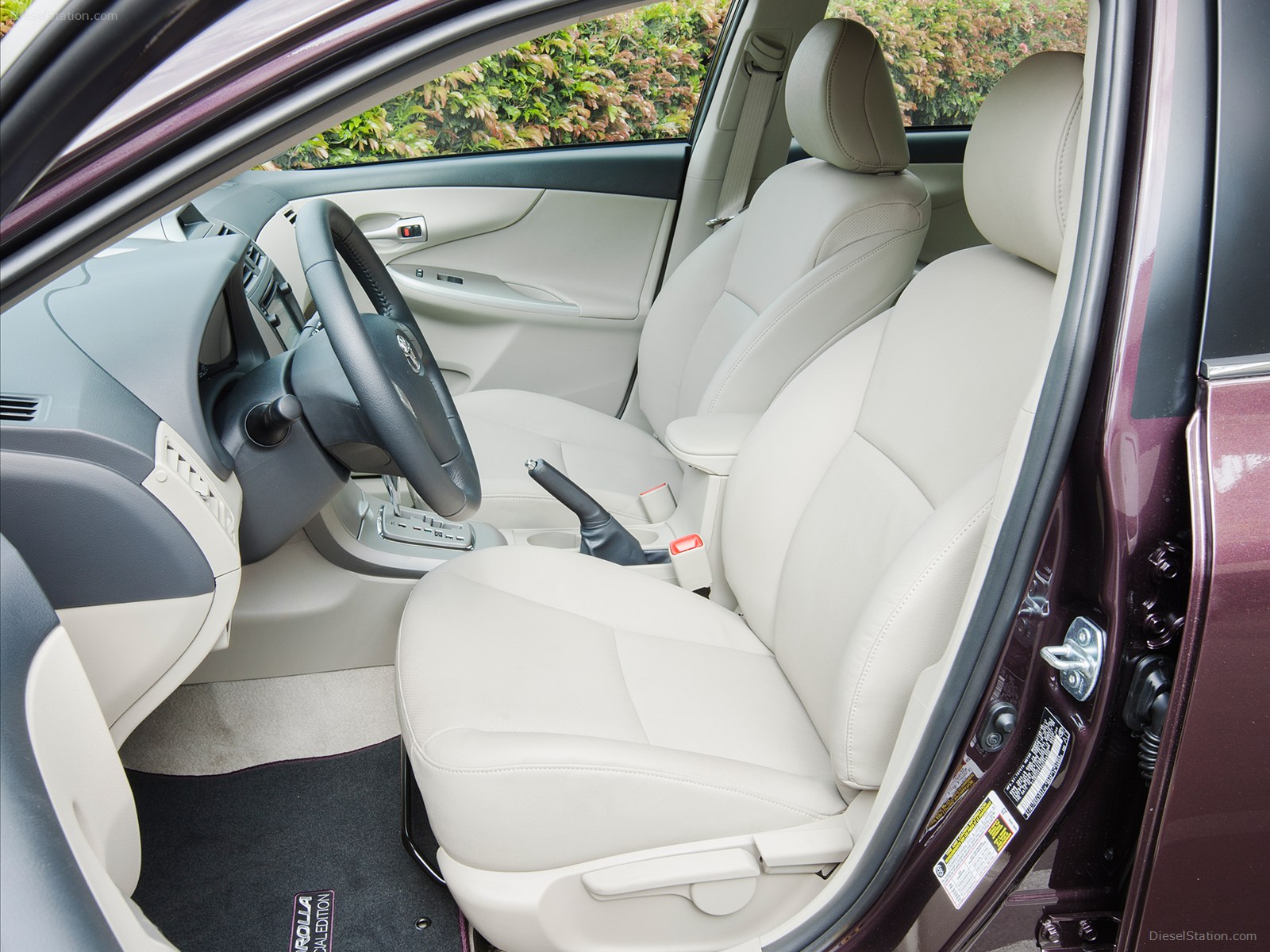 Toyota Corolla LE Special Edition 2013