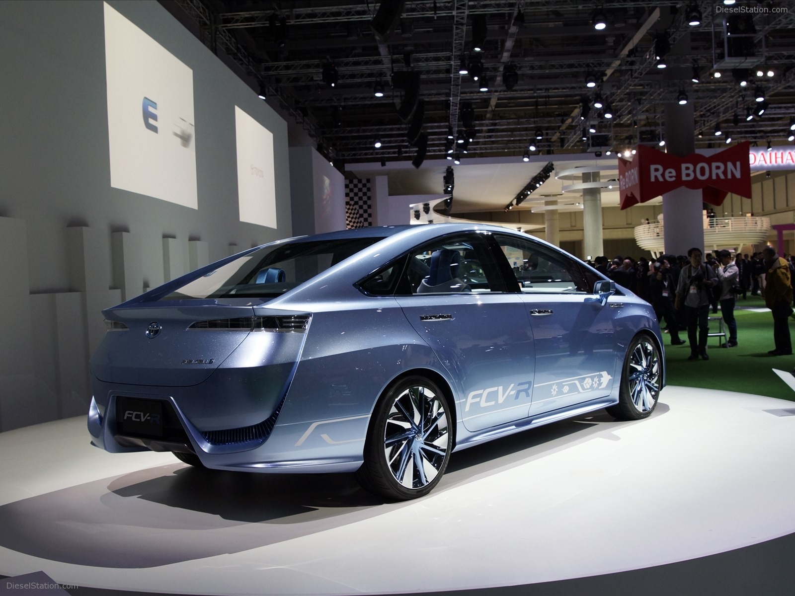 Toyota FCV R Concept 2011