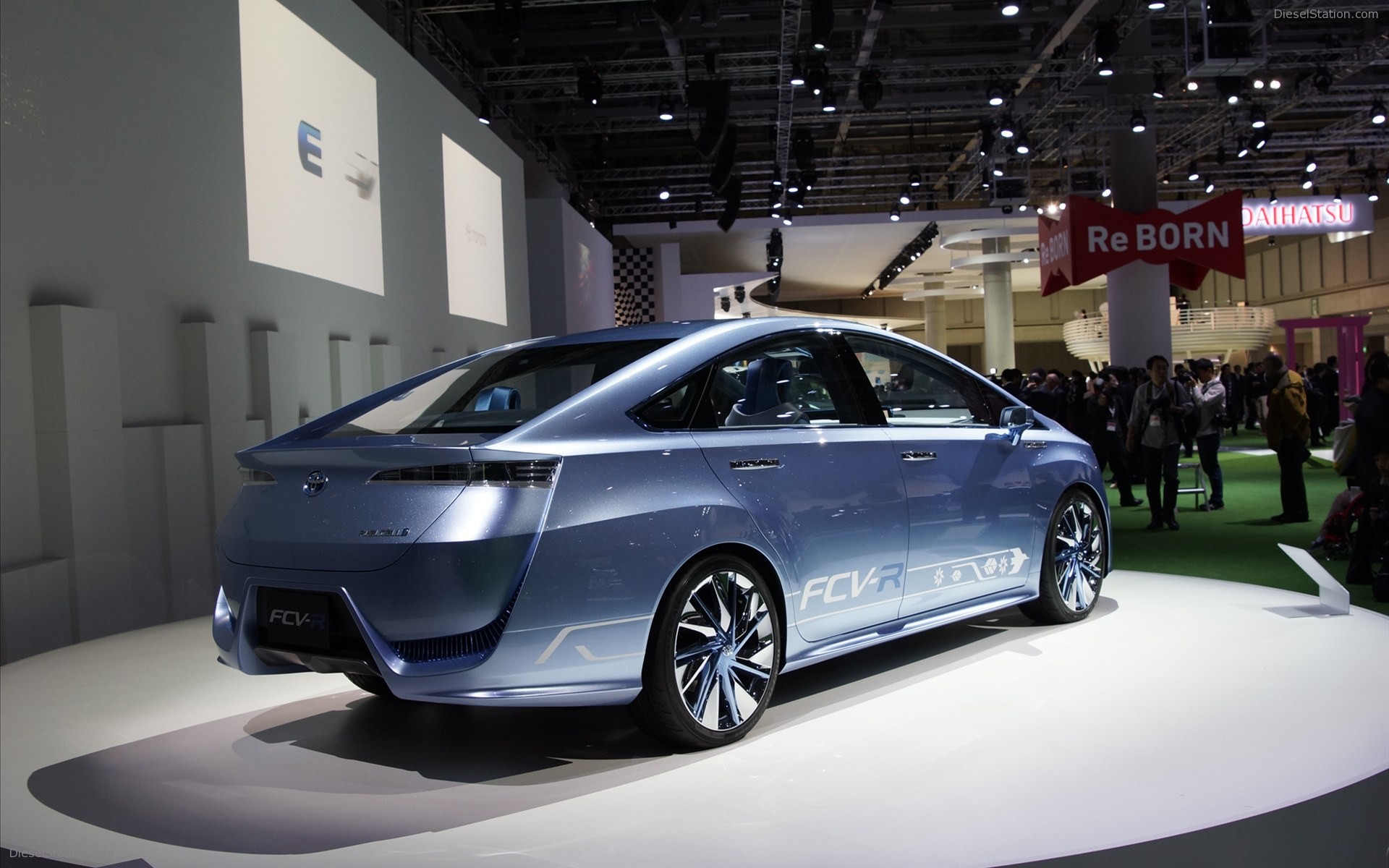 Toyota FCV R Concept 2011