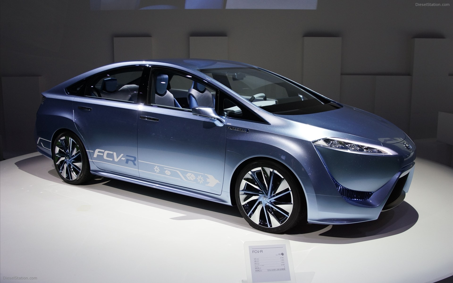 Toyota FCV R Concept 2011