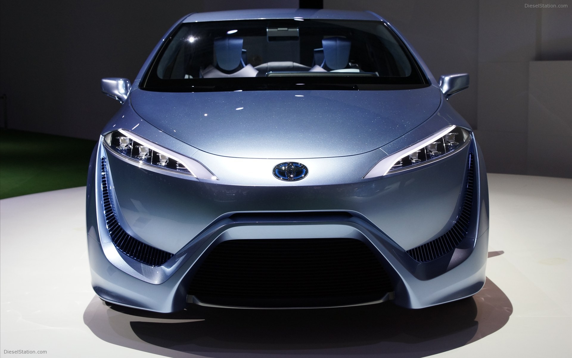 Toyota FCV R Concept 2011