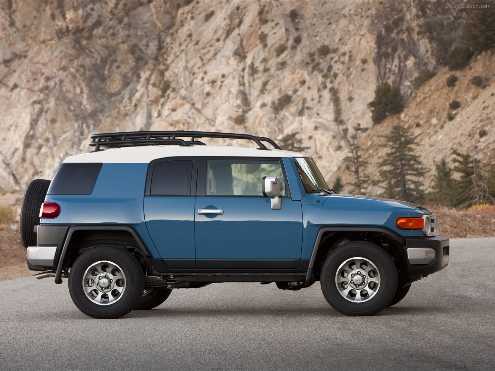 Toyota FJ Cruiser 2012