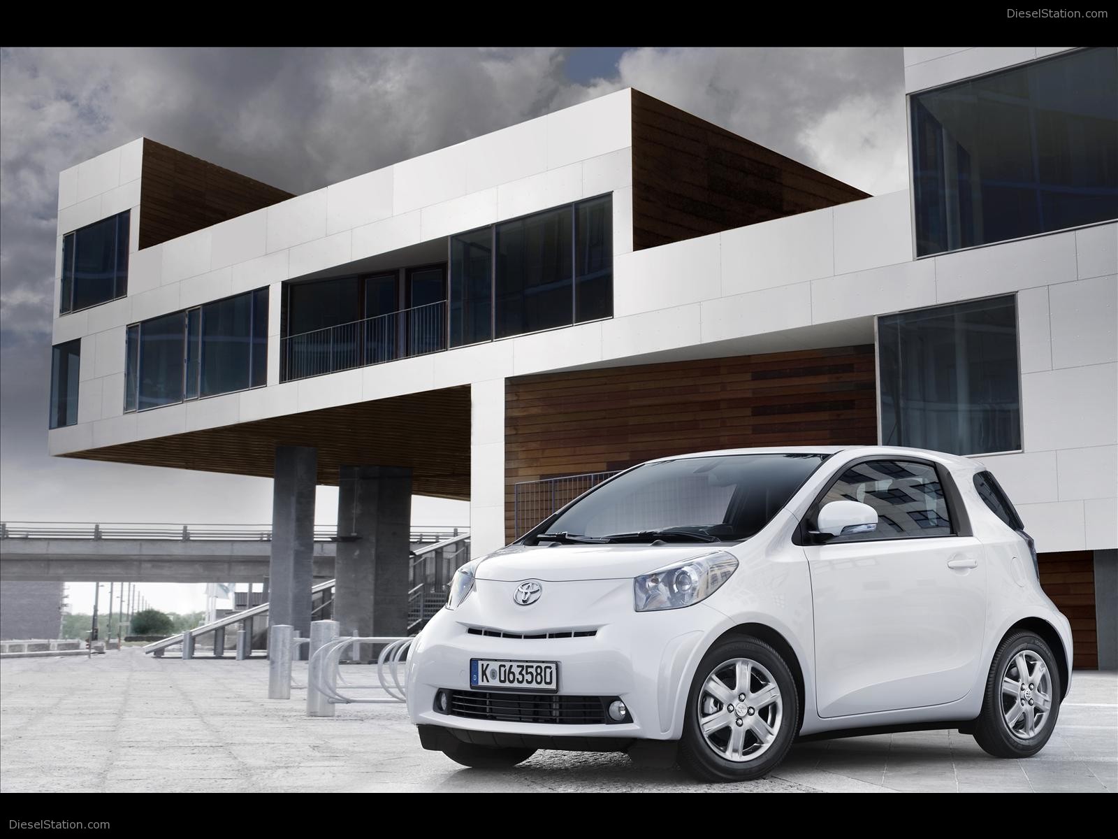 Toyota iQ 2009