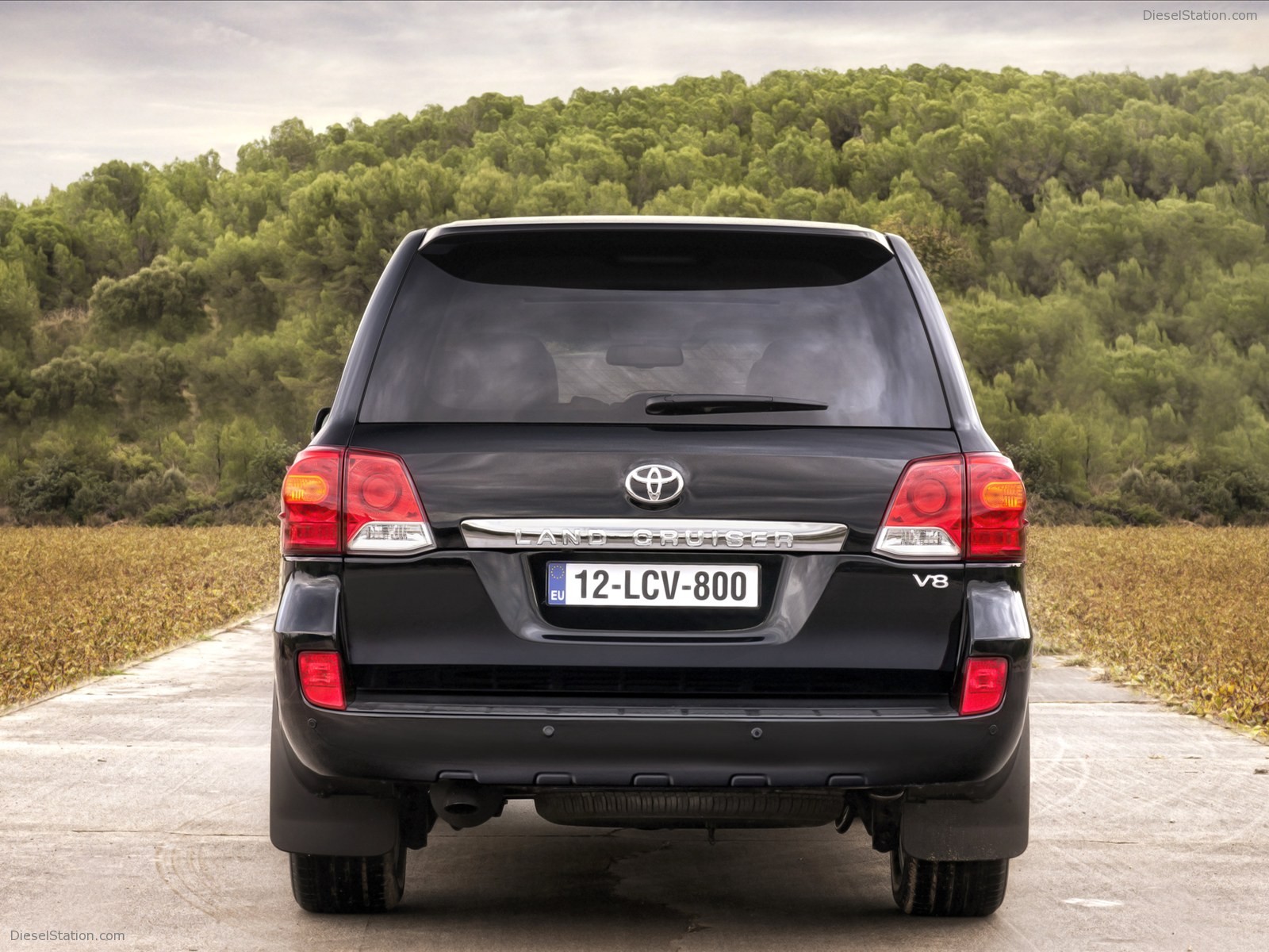 Toyota Land Cruiser V8 2012