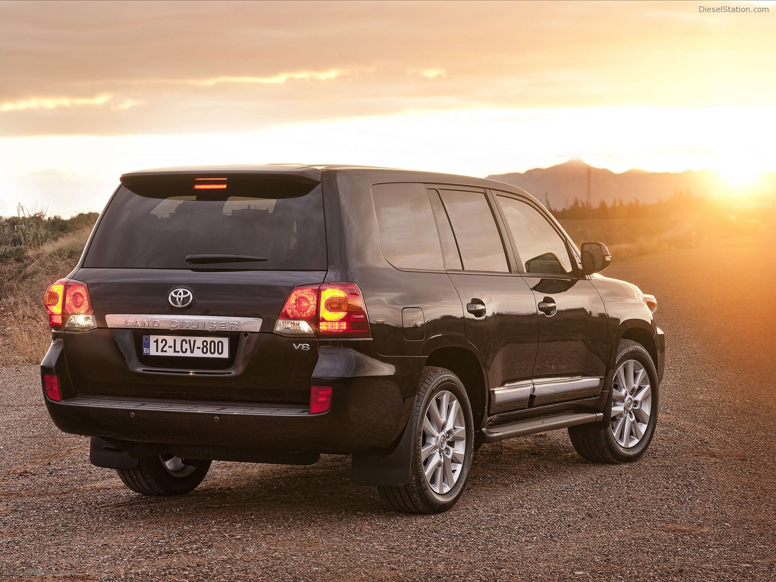 Toyota Land Cruiser V8 2012