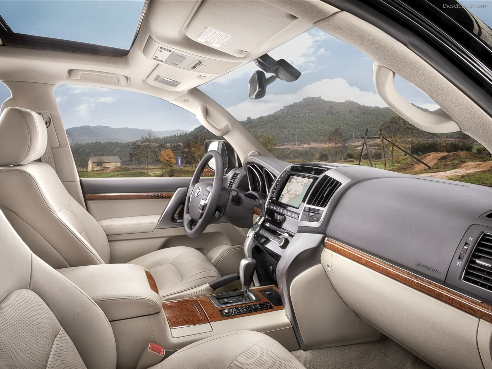 Toyota Land Cruiser V8 2012
