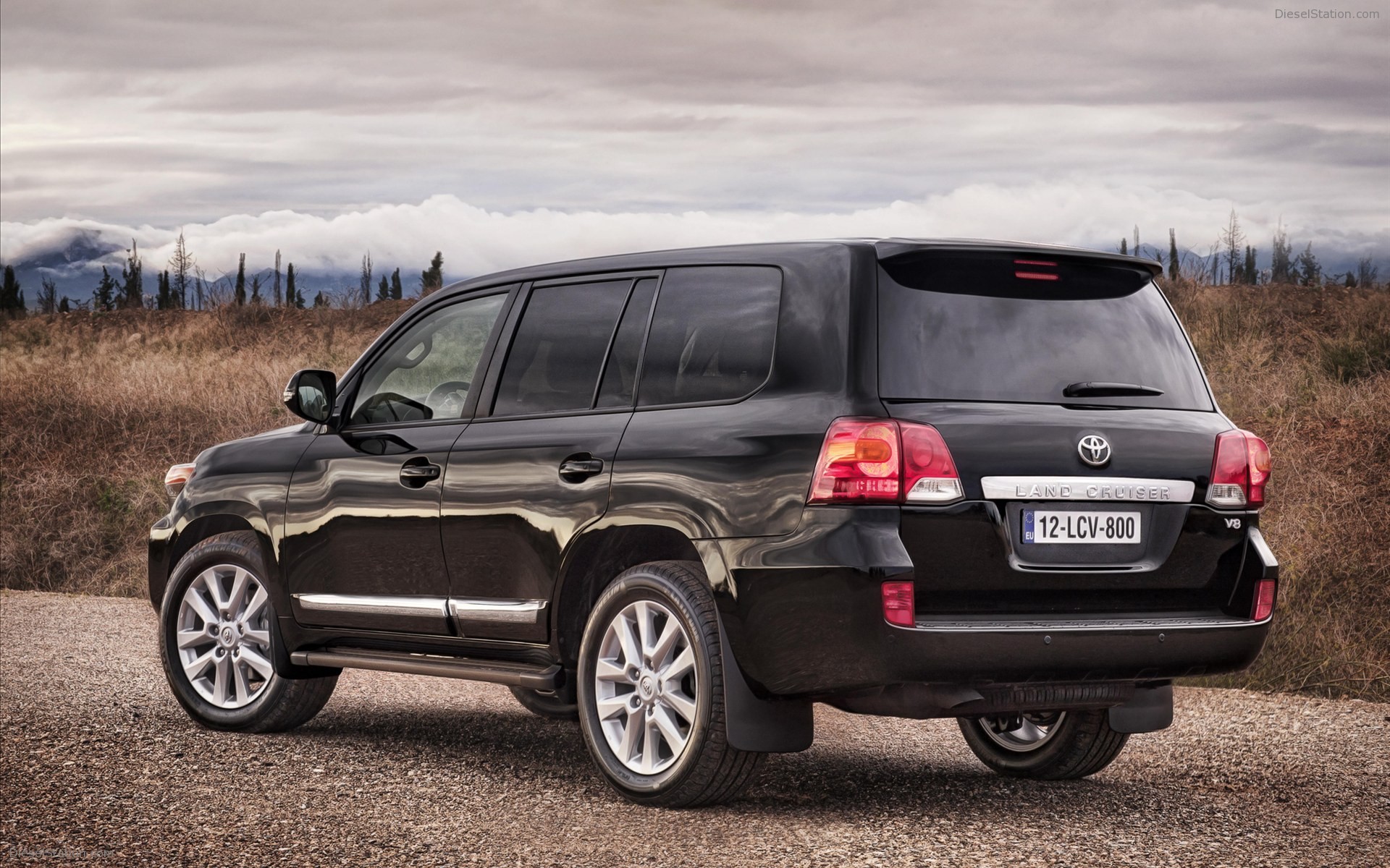 Toyota Land Cruiser V8 2012