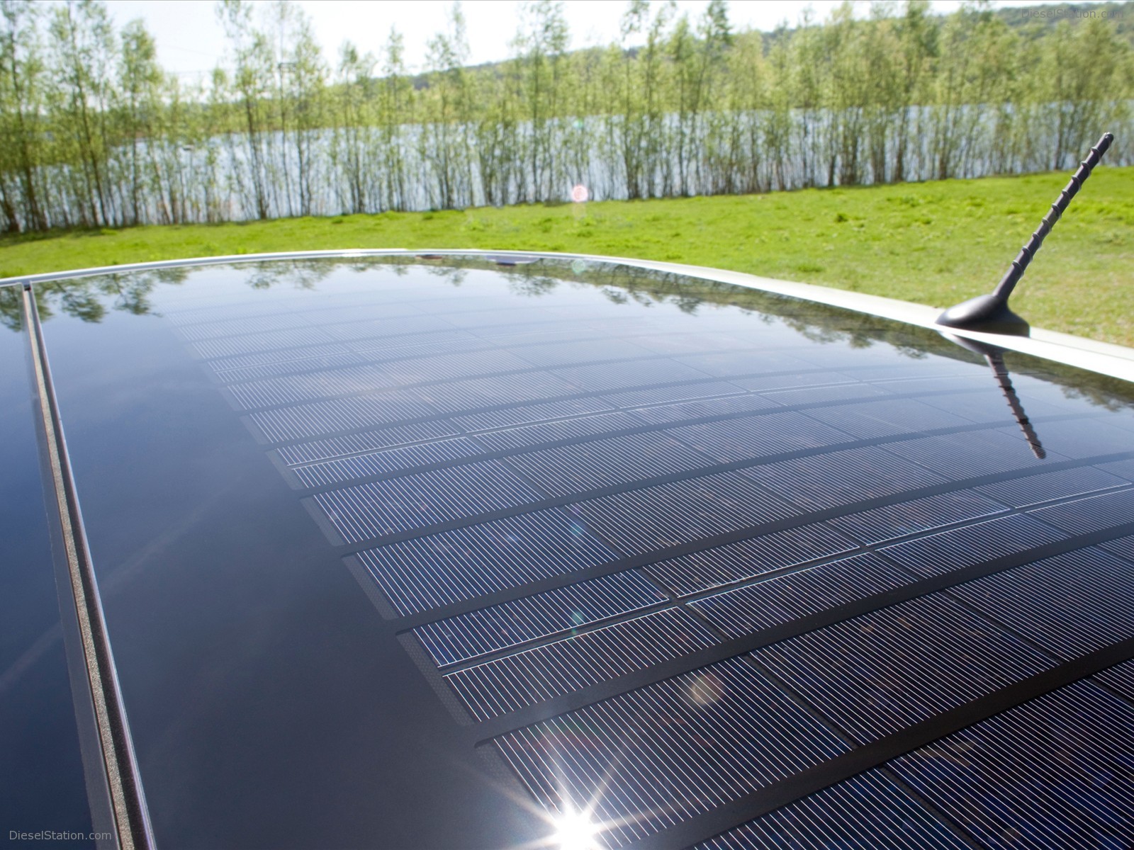 Toyota Prius : Cooled By The Heat Of Sun
