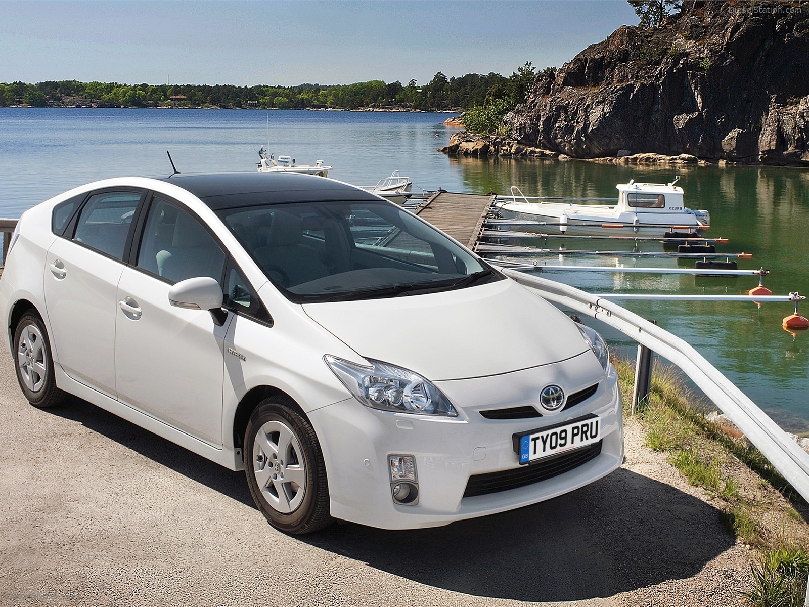 Toyota Prius : Cooled By The Heat Of Sun