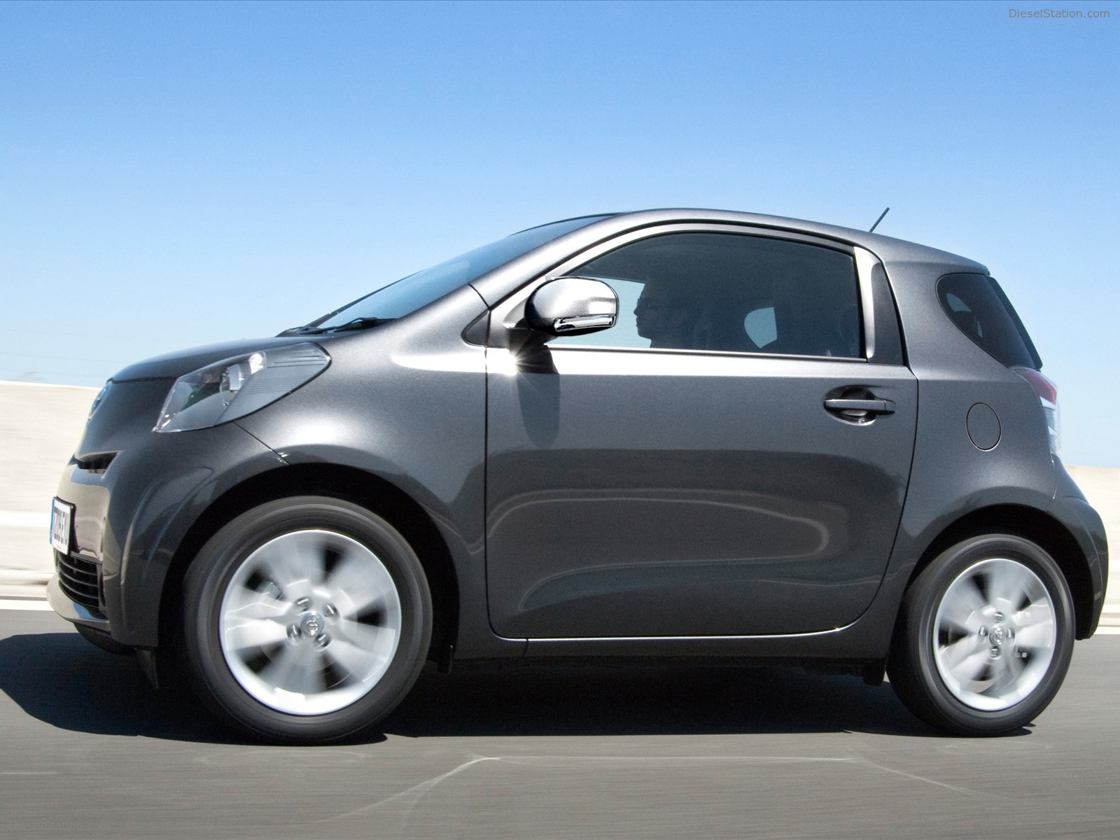 New Toyota iQ3
