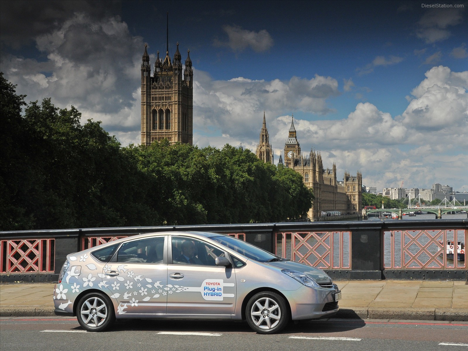 Toyota Plug In Hybrid Vehicle 2010
