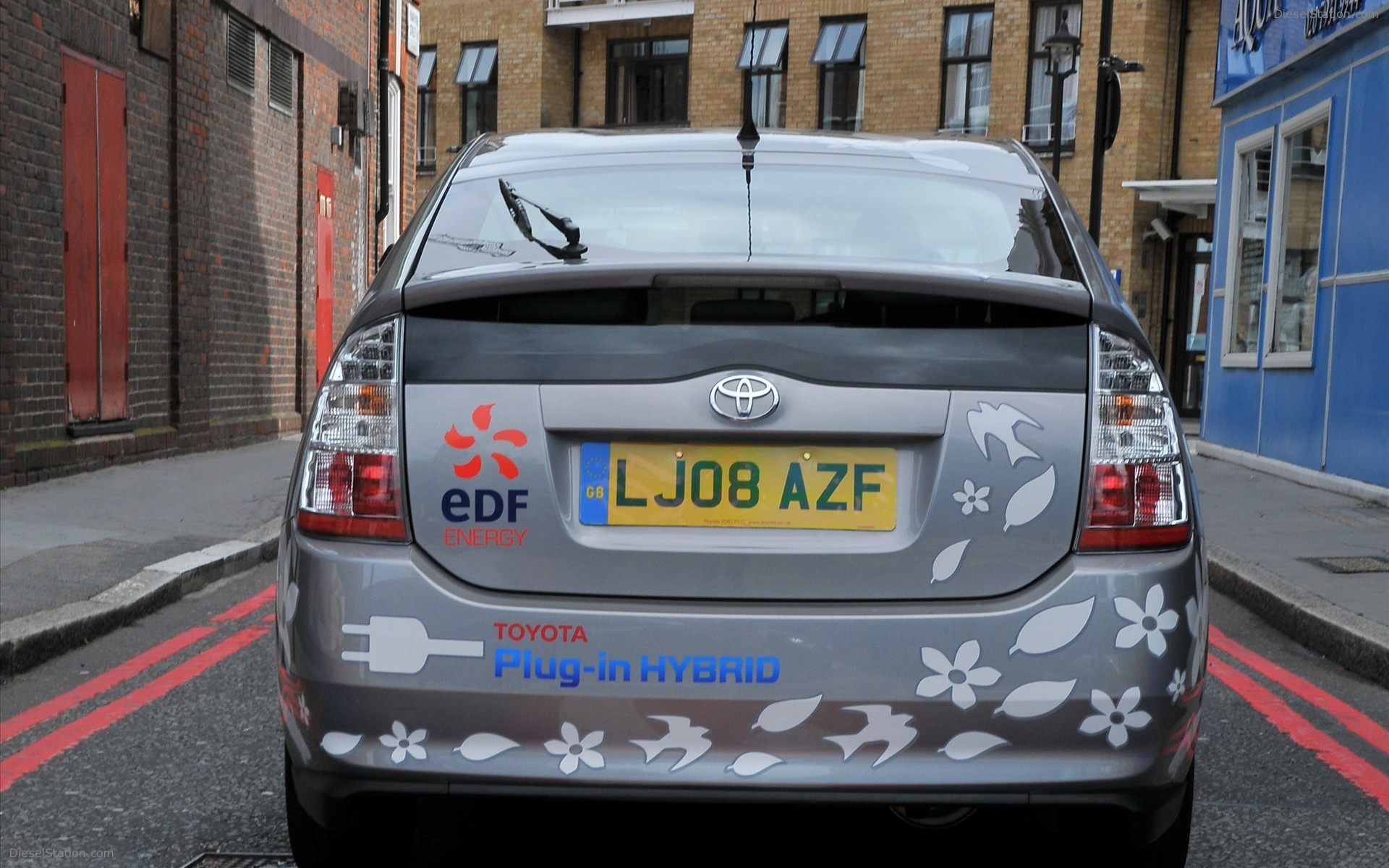 Toyota Plug In Hybrid Vehicle 2010