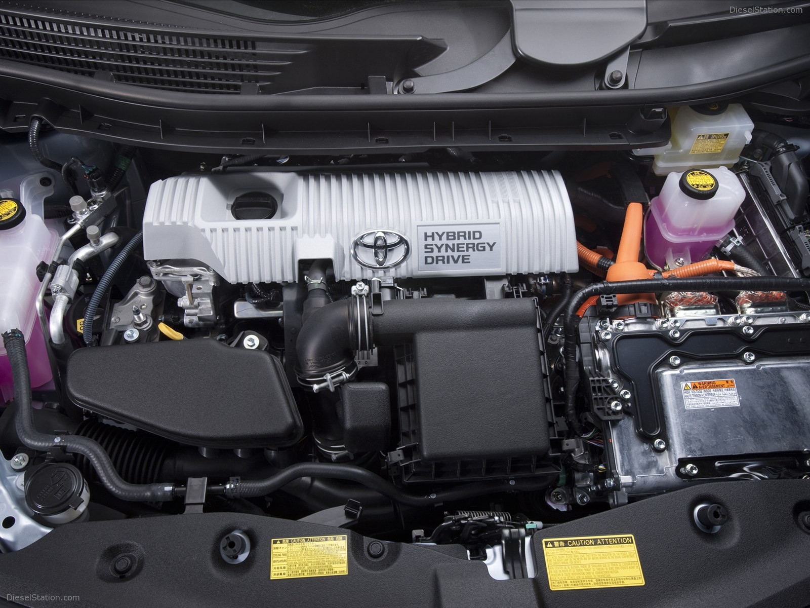 Toyota Prius v 2011