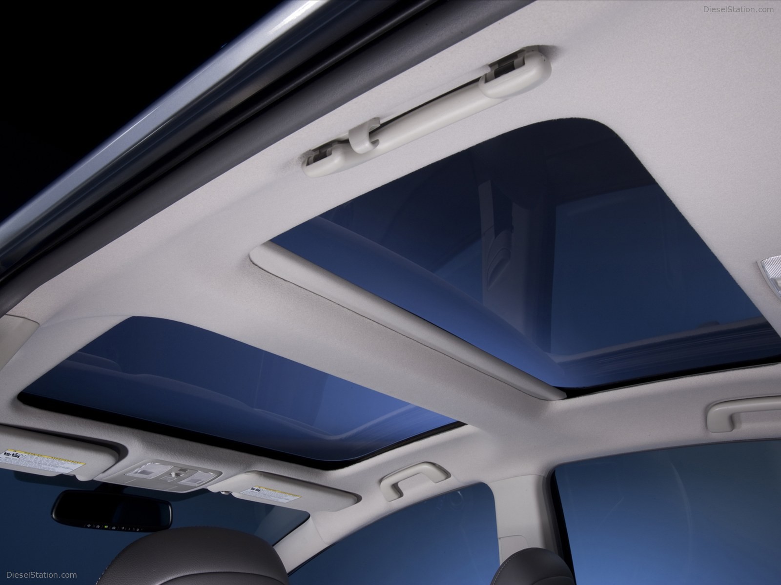 Toyota Prius v 2011