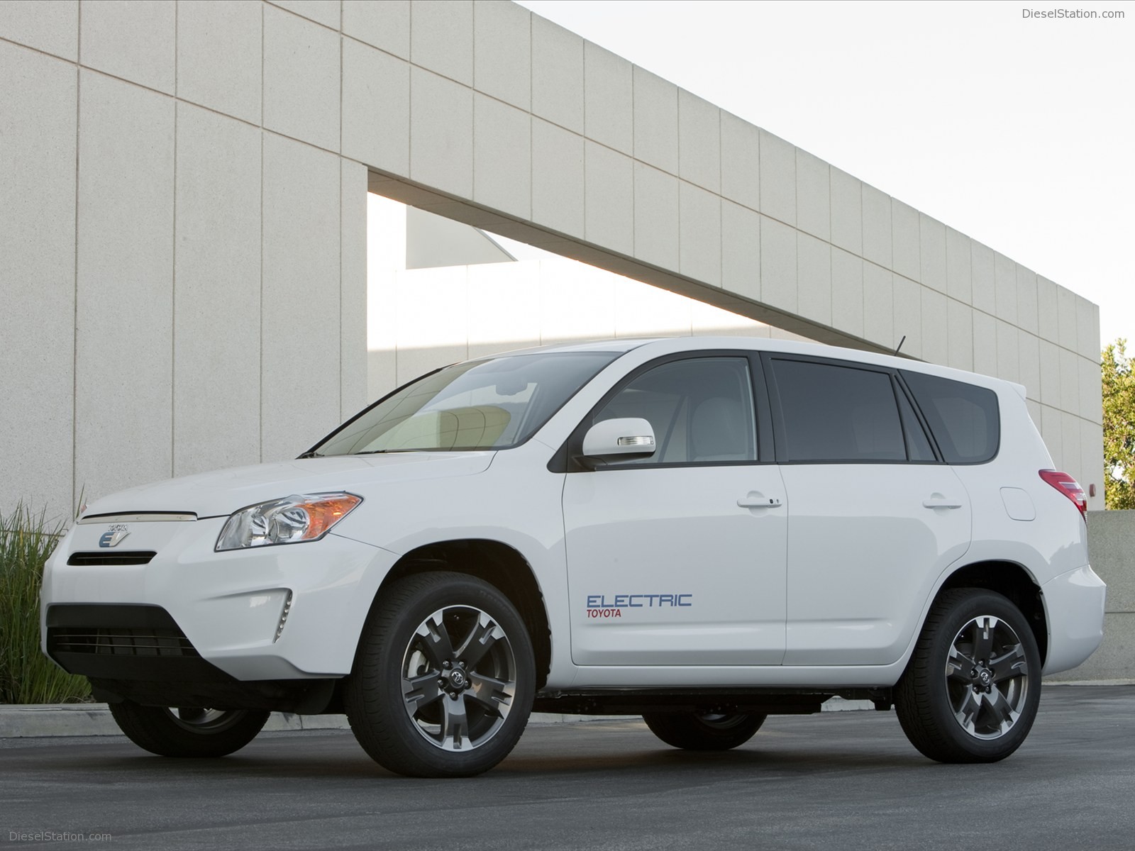 Toyota RAV4 EV Concept 2010