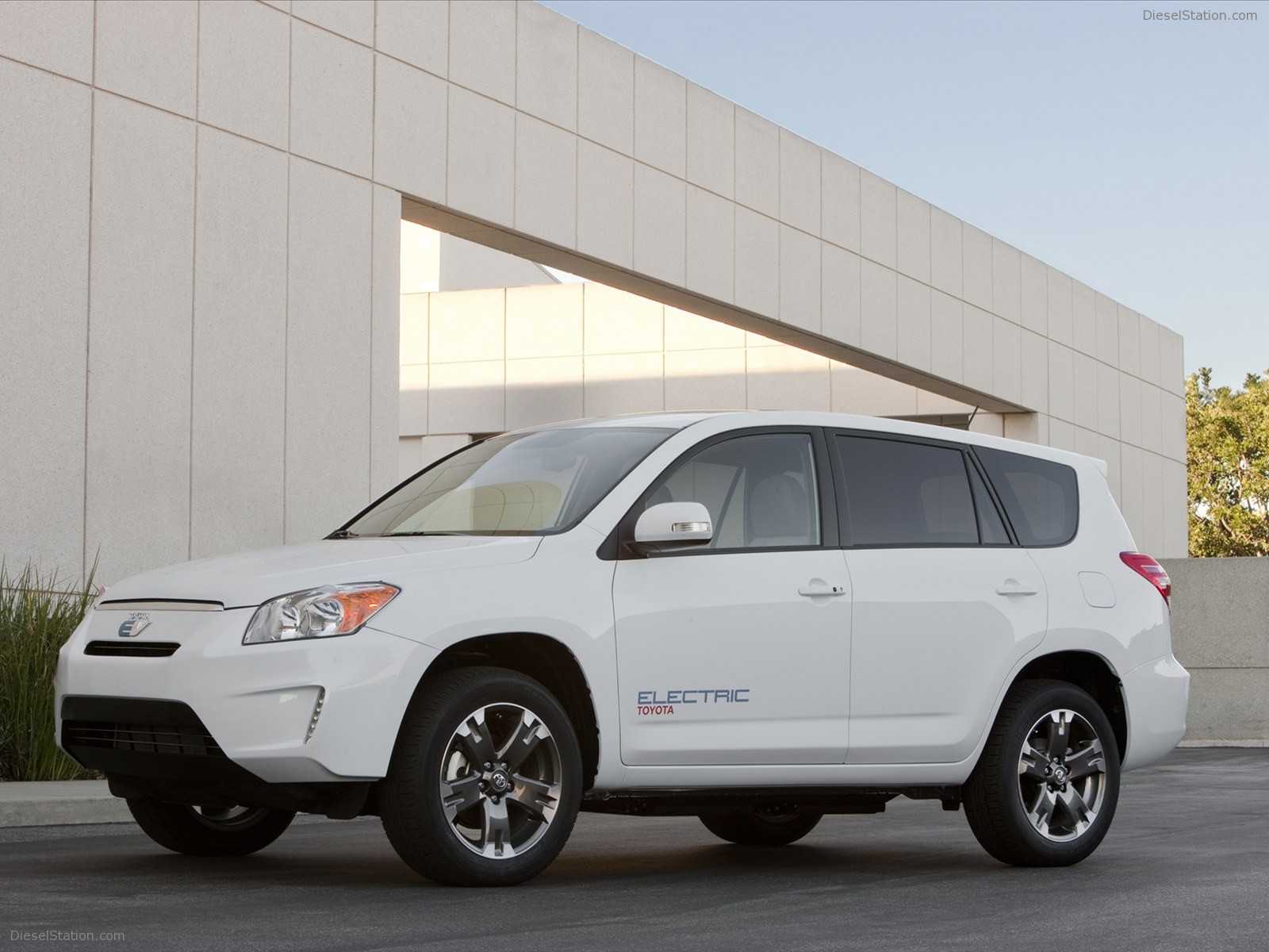 Toyota RAV4 EV Concept 2010