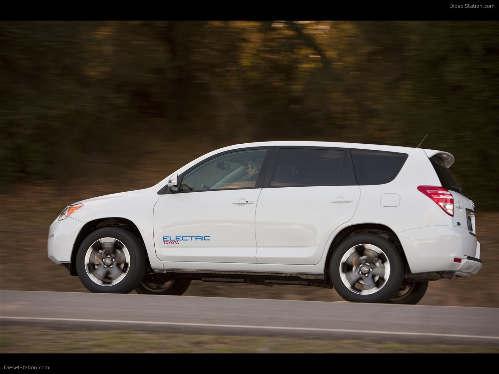 Toyota RAV4 EV Concept 2010