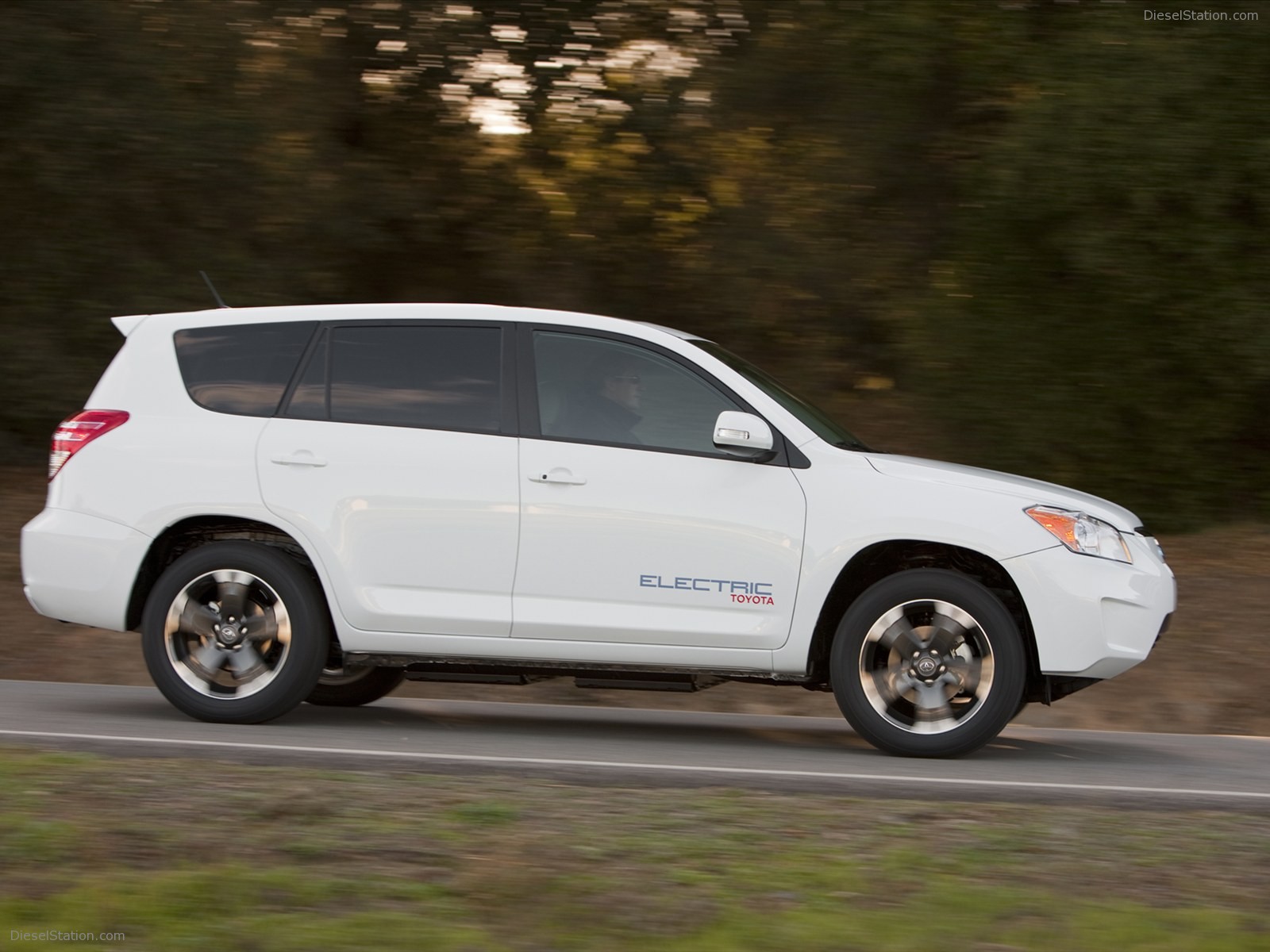 Toyota RAV4 EV Concept 2010