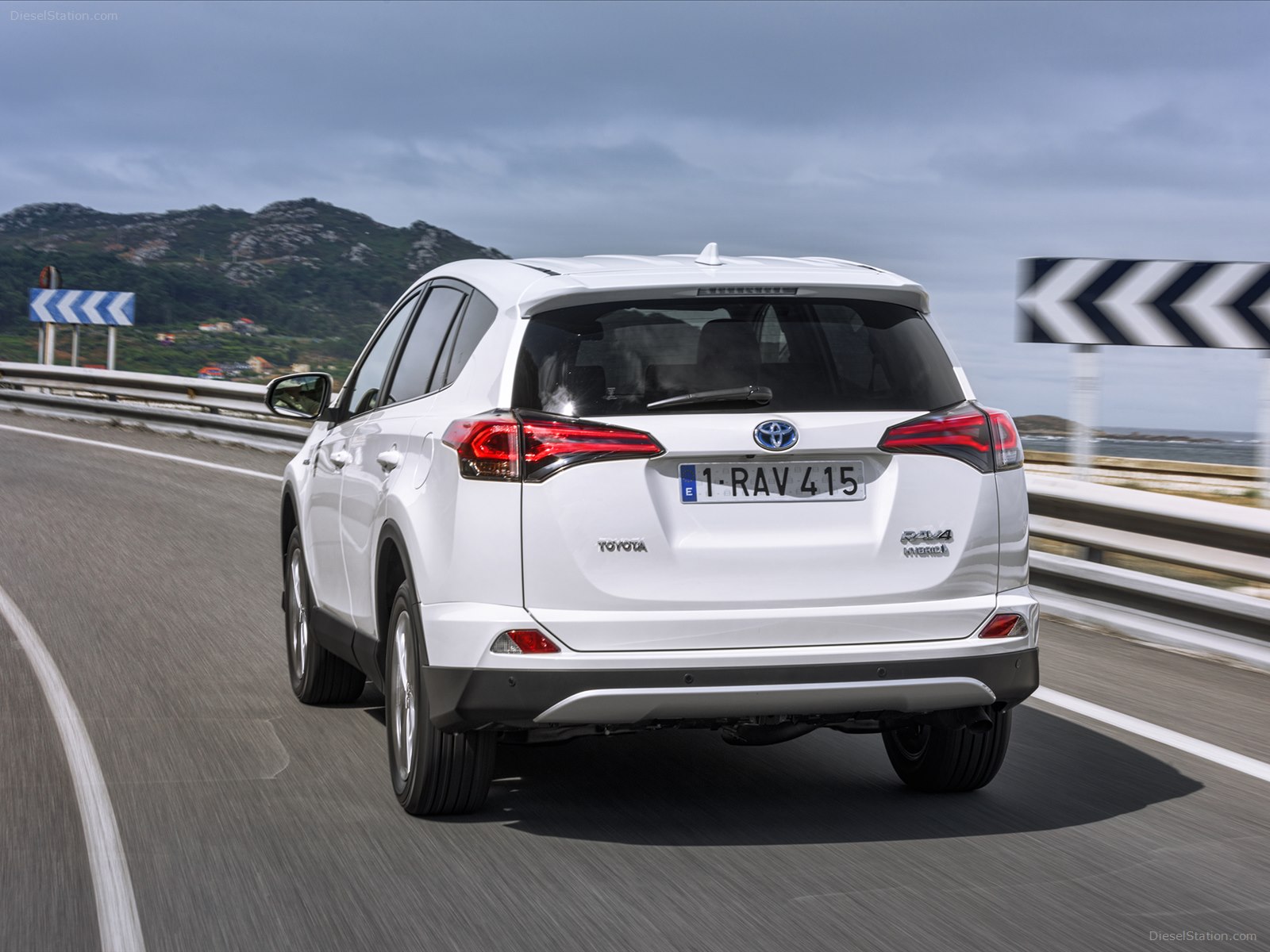 Toyota RAV4 Hybrid 2016