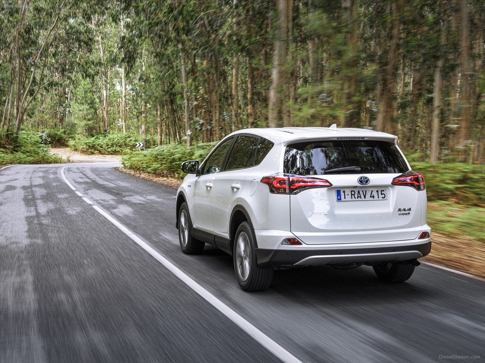 Toyota RAV4 Hybrid 2016