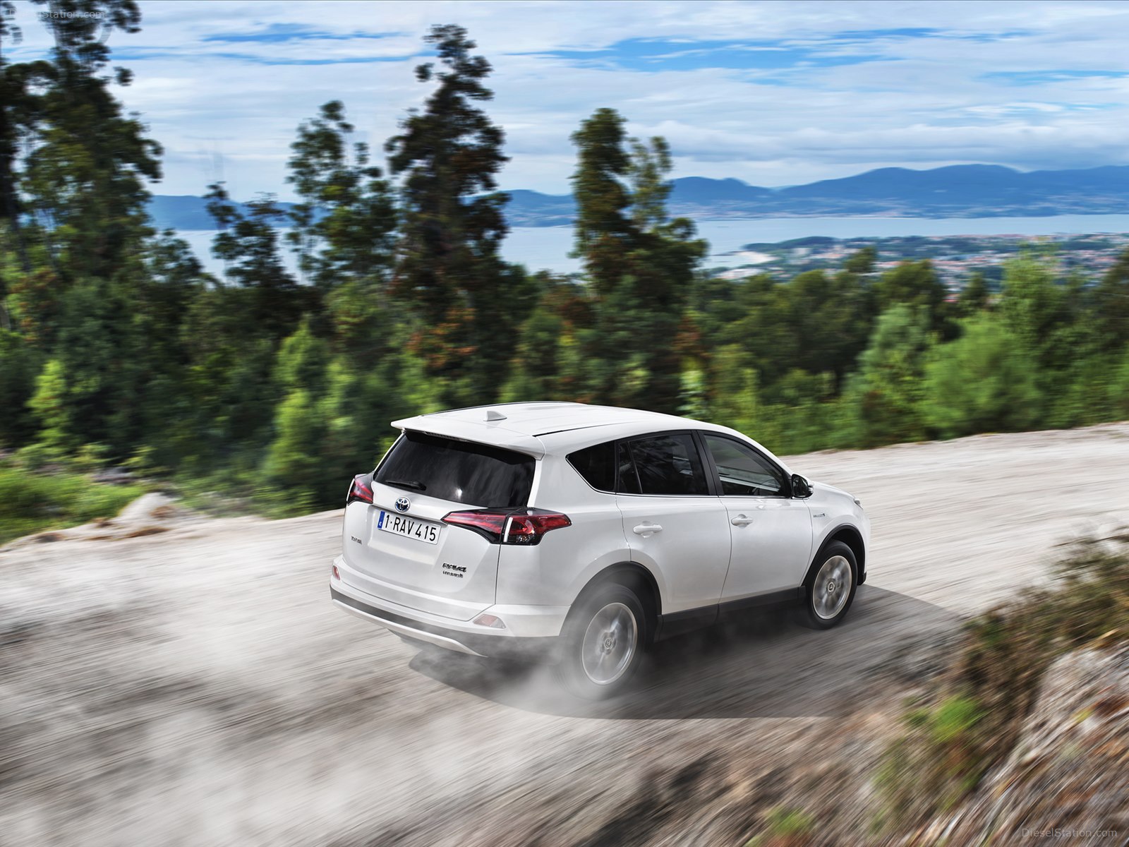 Toyota RAV4 Hybrid 2016