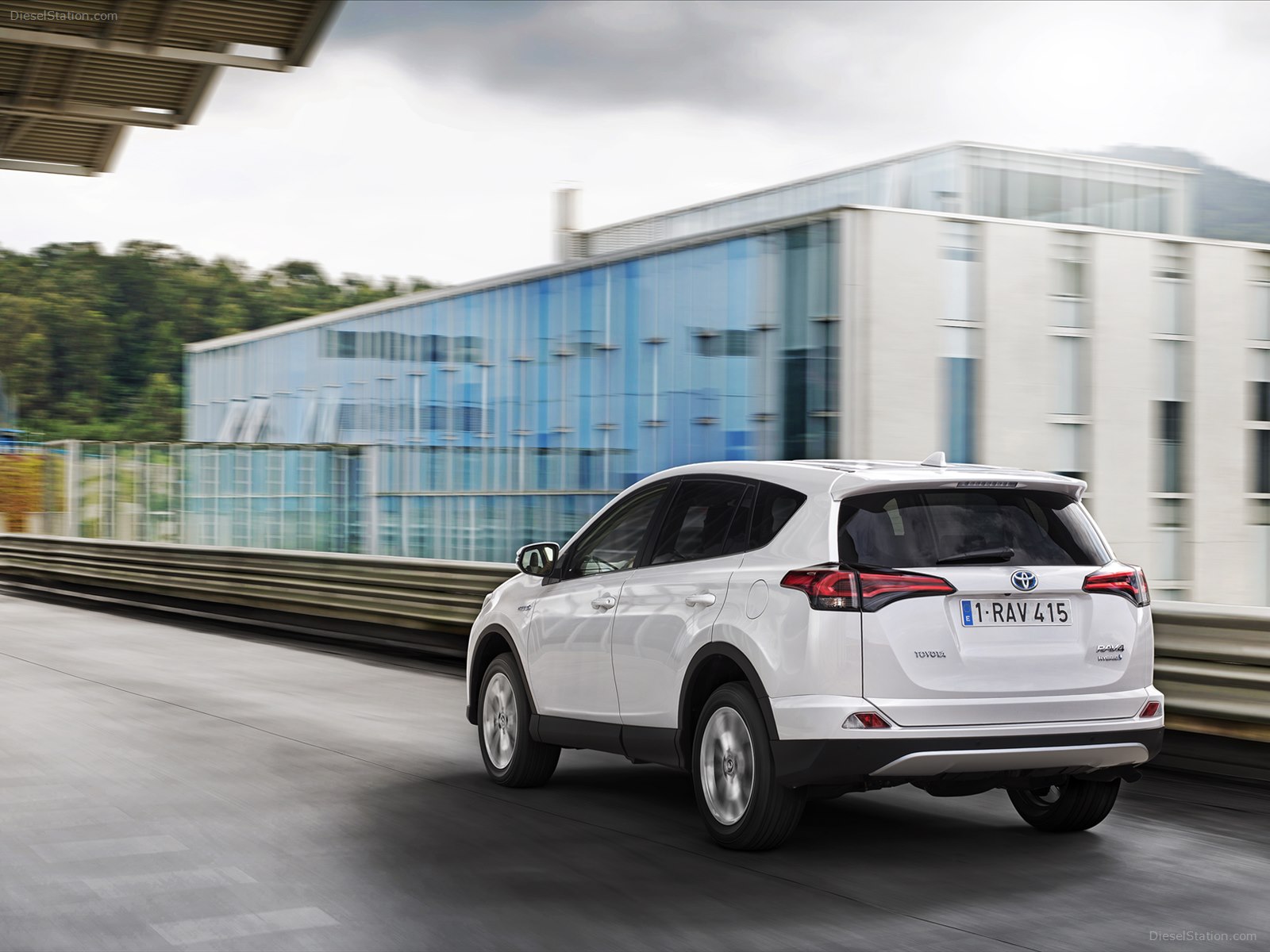 Toyota RAV4 Hybrid 2016