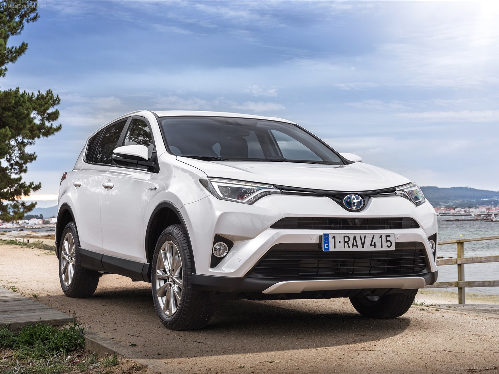 Toyota RAV4 Hybrid 2016