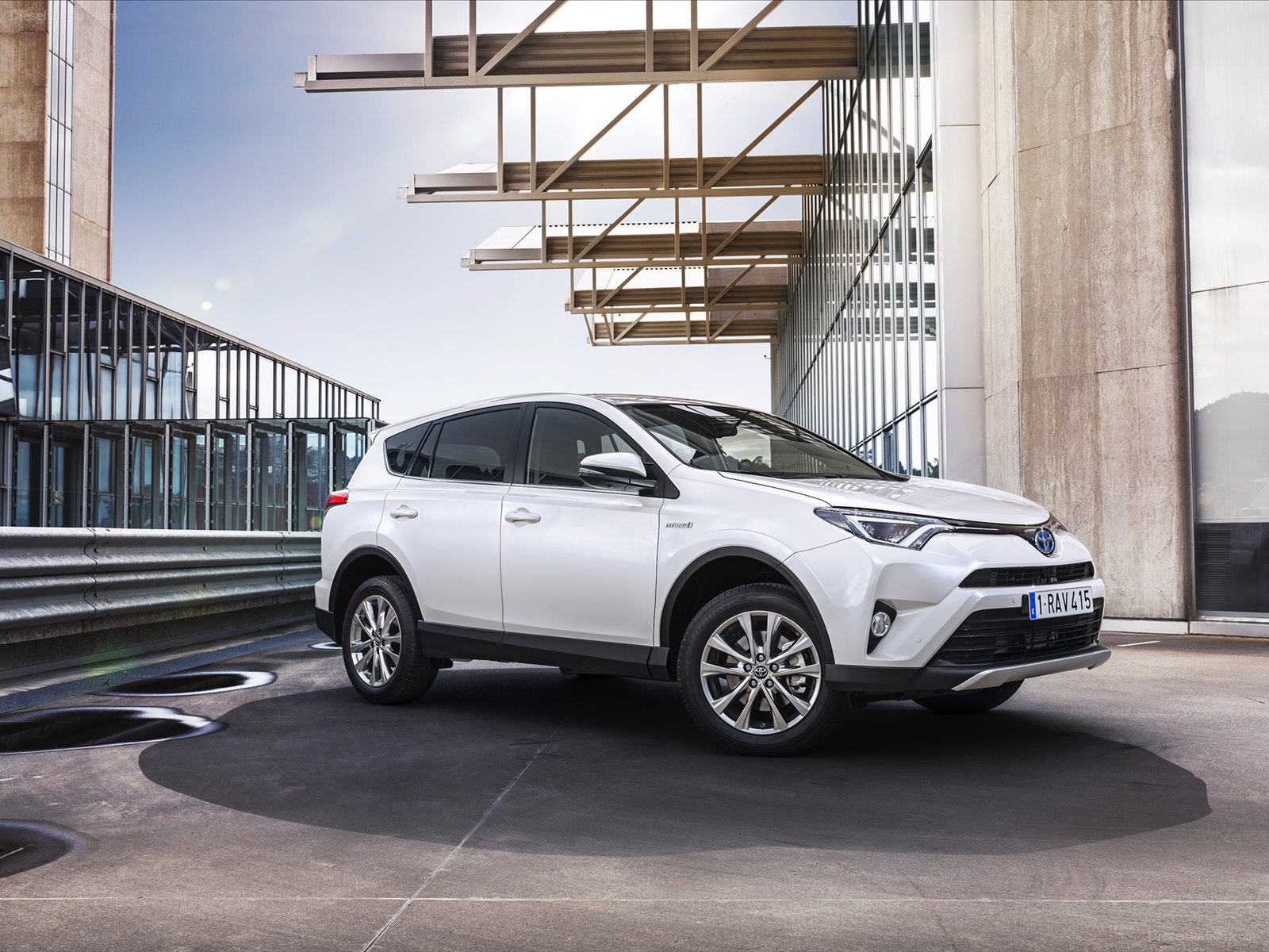 Toyota RAV4 Hybrid 2016