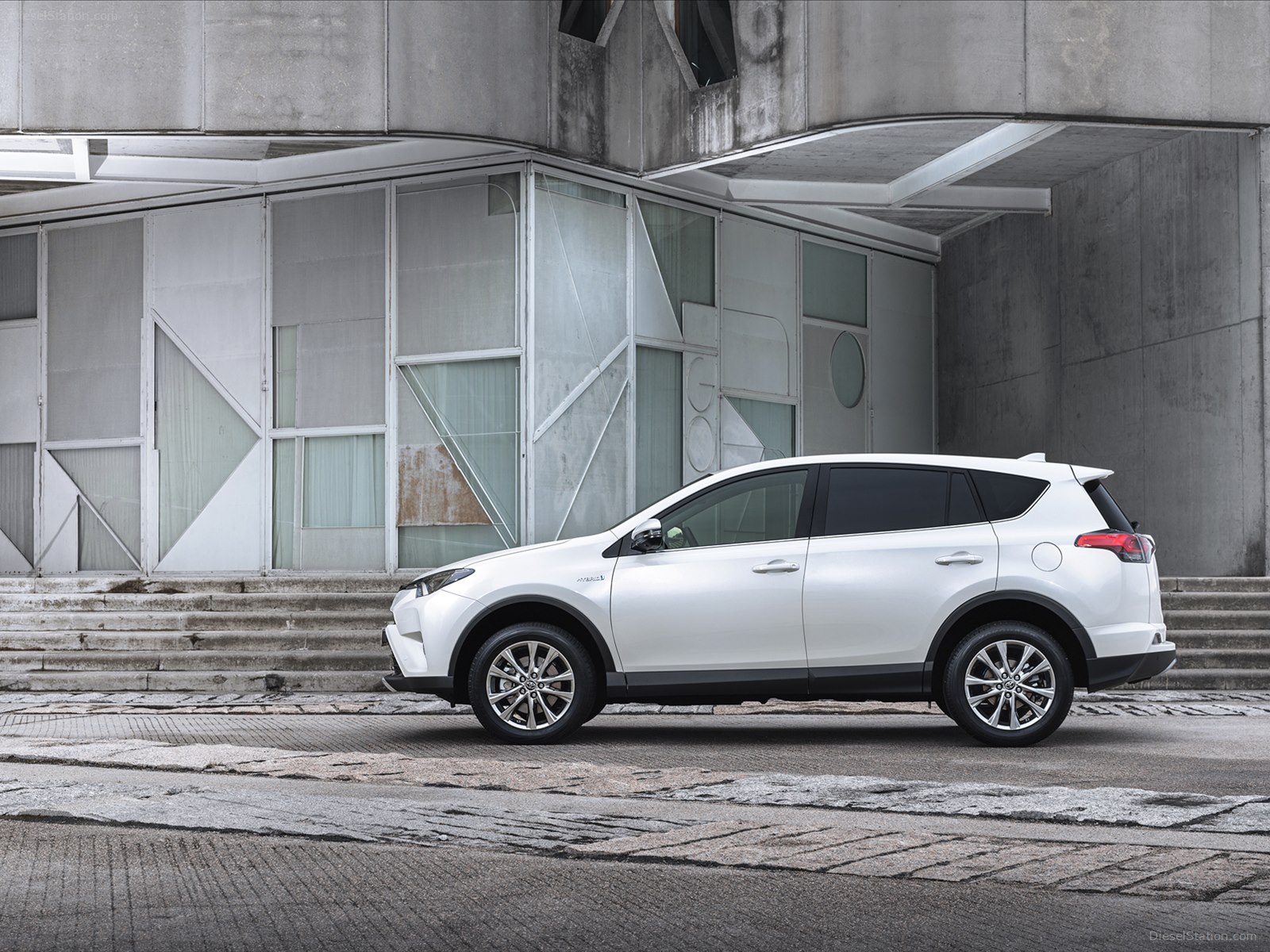 Toyota RAV4 Hybrid 2016