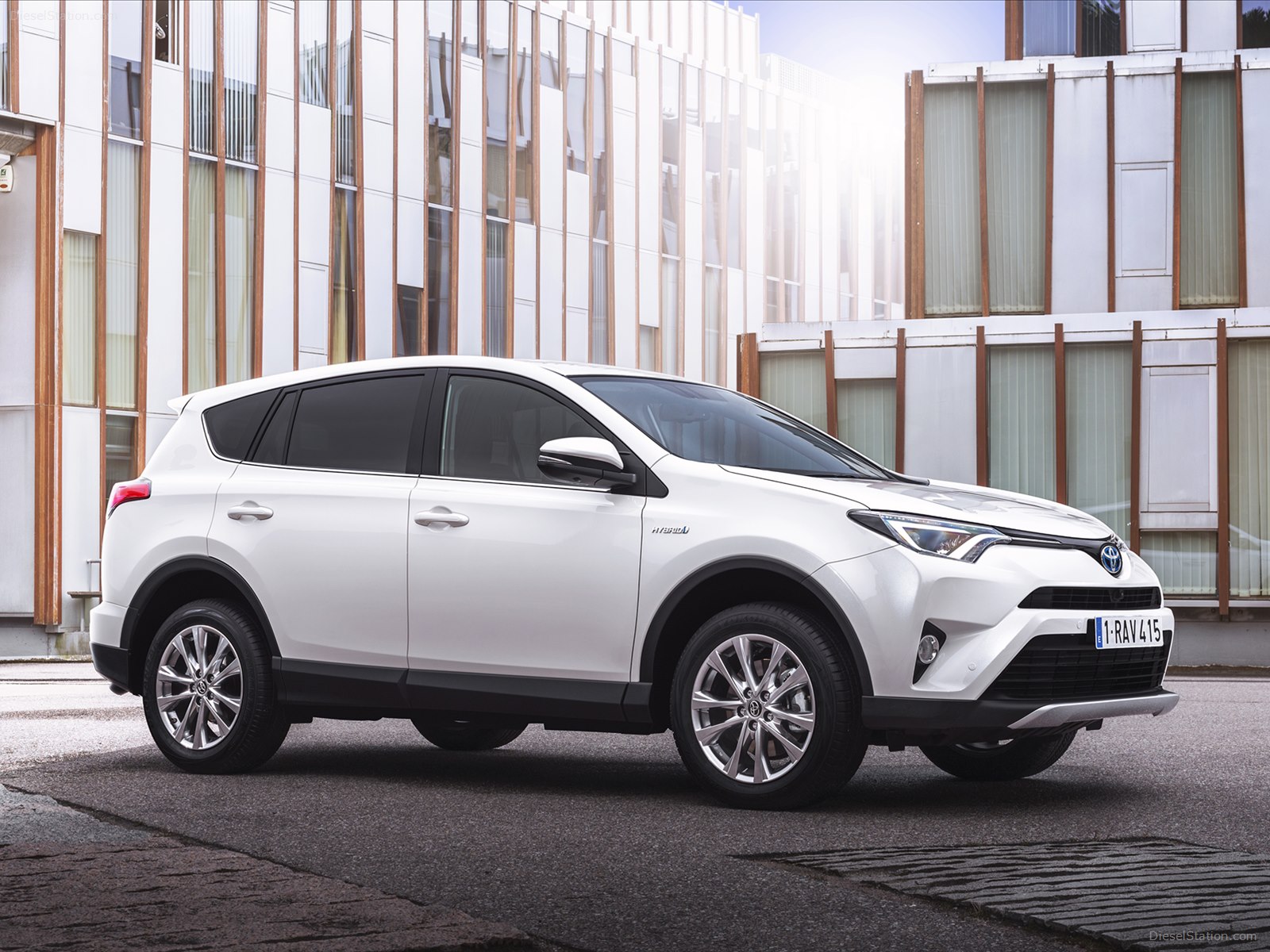 Toyota RAV4 Hybrid 2016