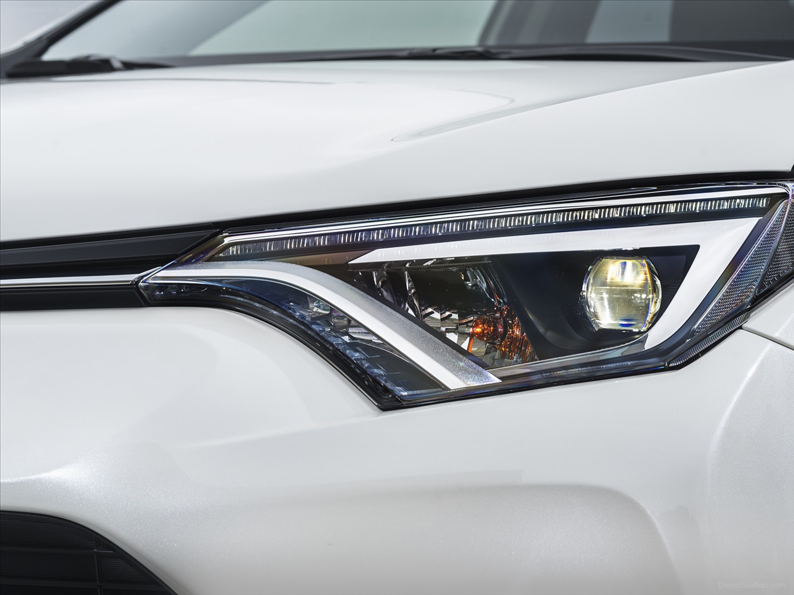 Toyota RAV4 Hybrid 2016