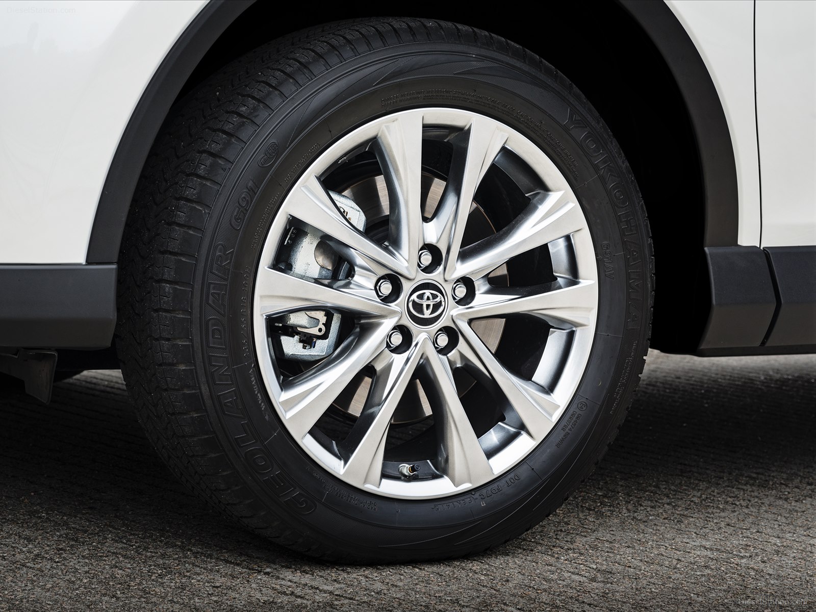Toyota RAV4 Hybrid 2016